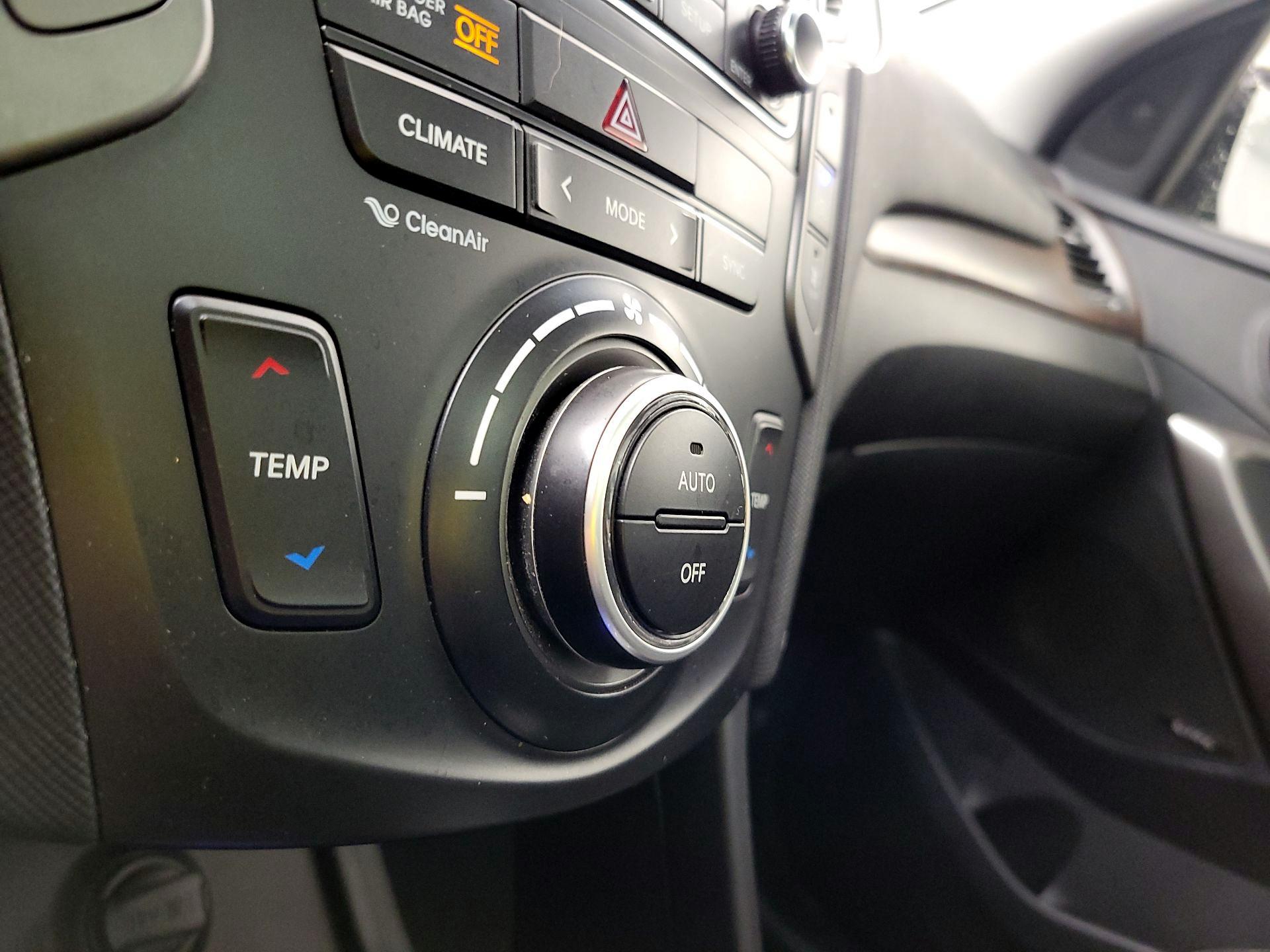 Thumbnail: 2017 Hyundai Santa Fe - 16