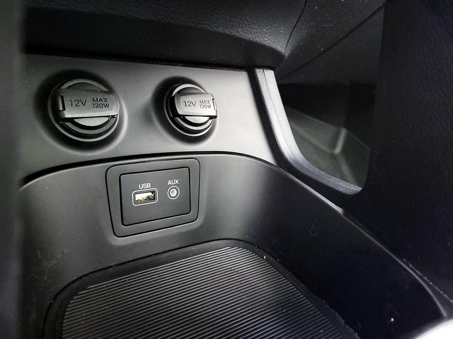 Thumbnail: 2017 Hyundai Santa Fe - 18