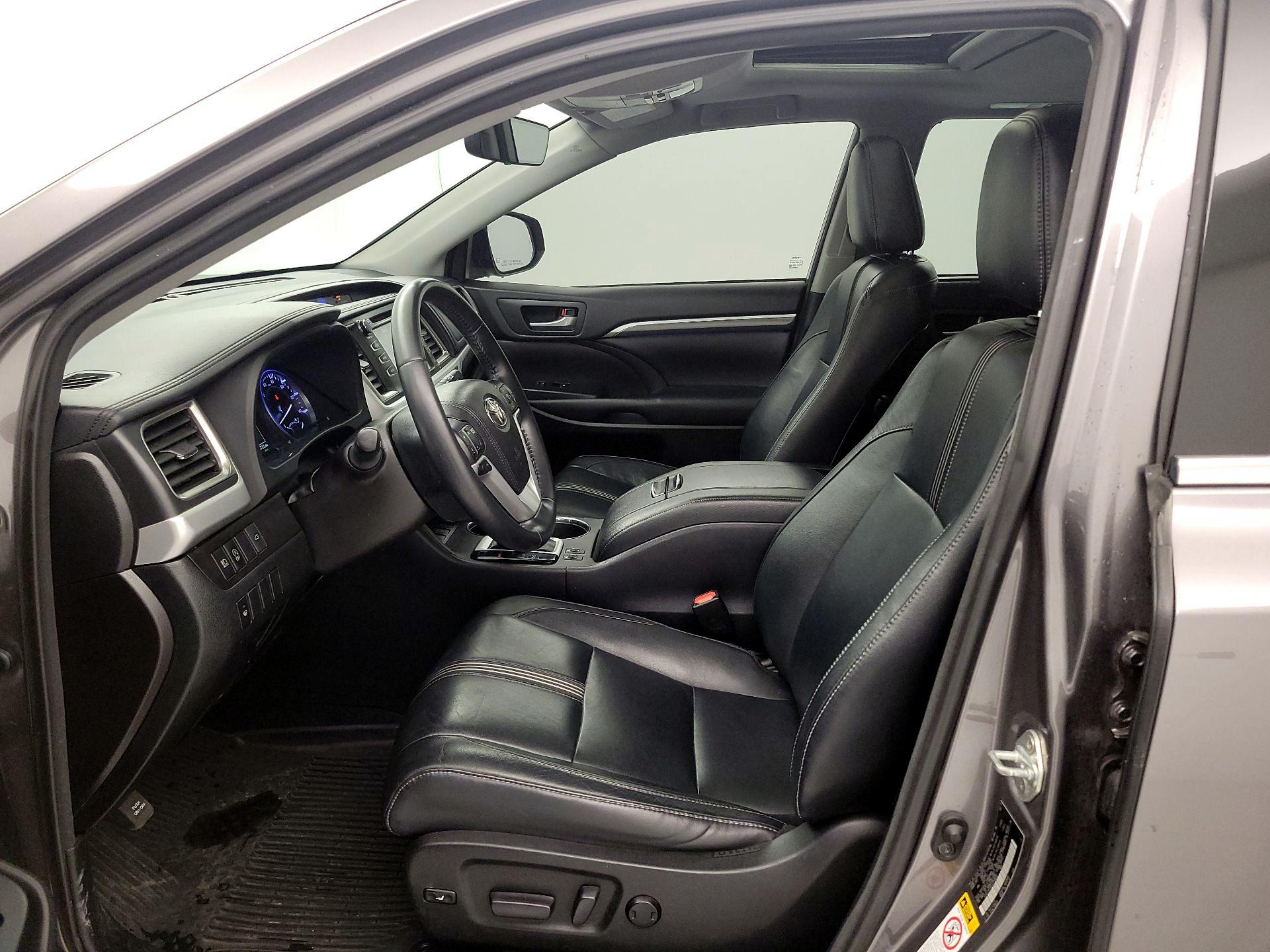 Thumbnail: 2018 Toyota Highlander - 11