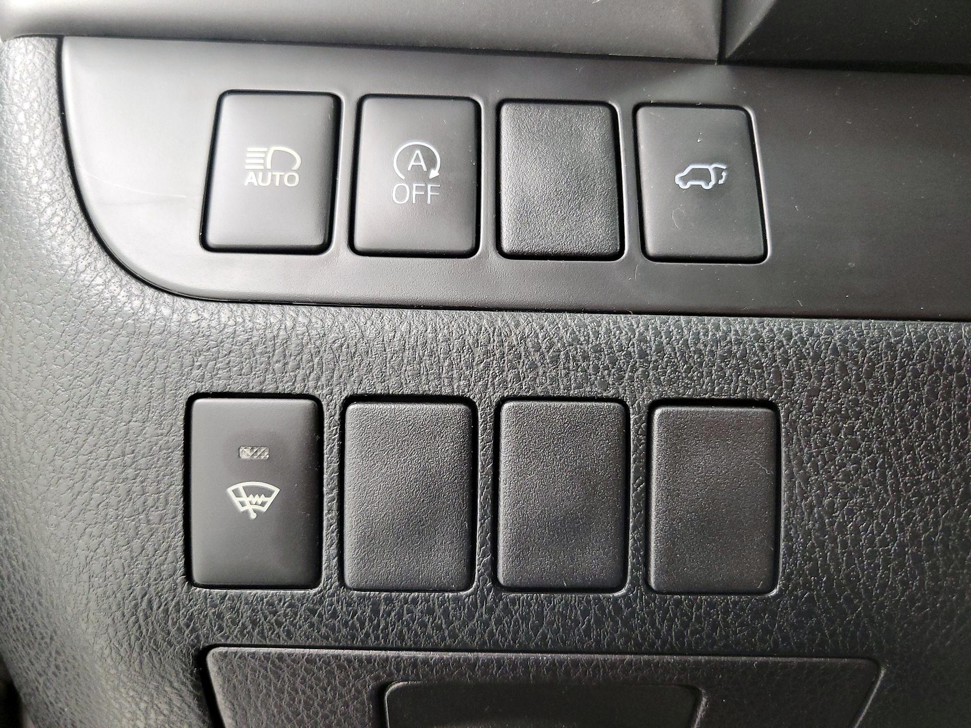 Thumbnail: 2018 Toyota Highlander - 13