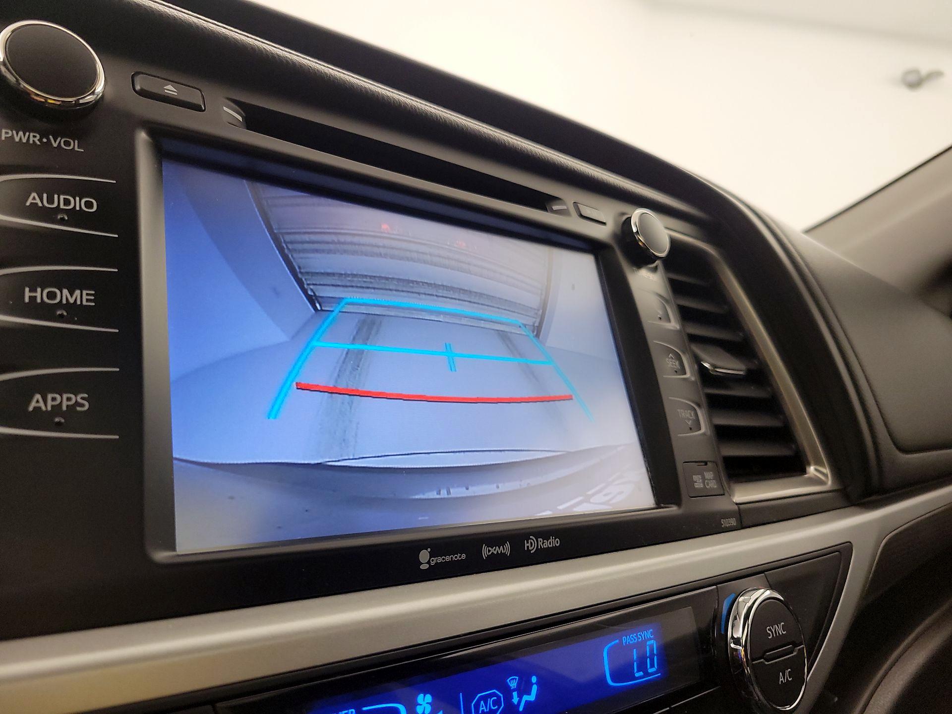 Thumbnail: 2018 Toyota Highlander - 14