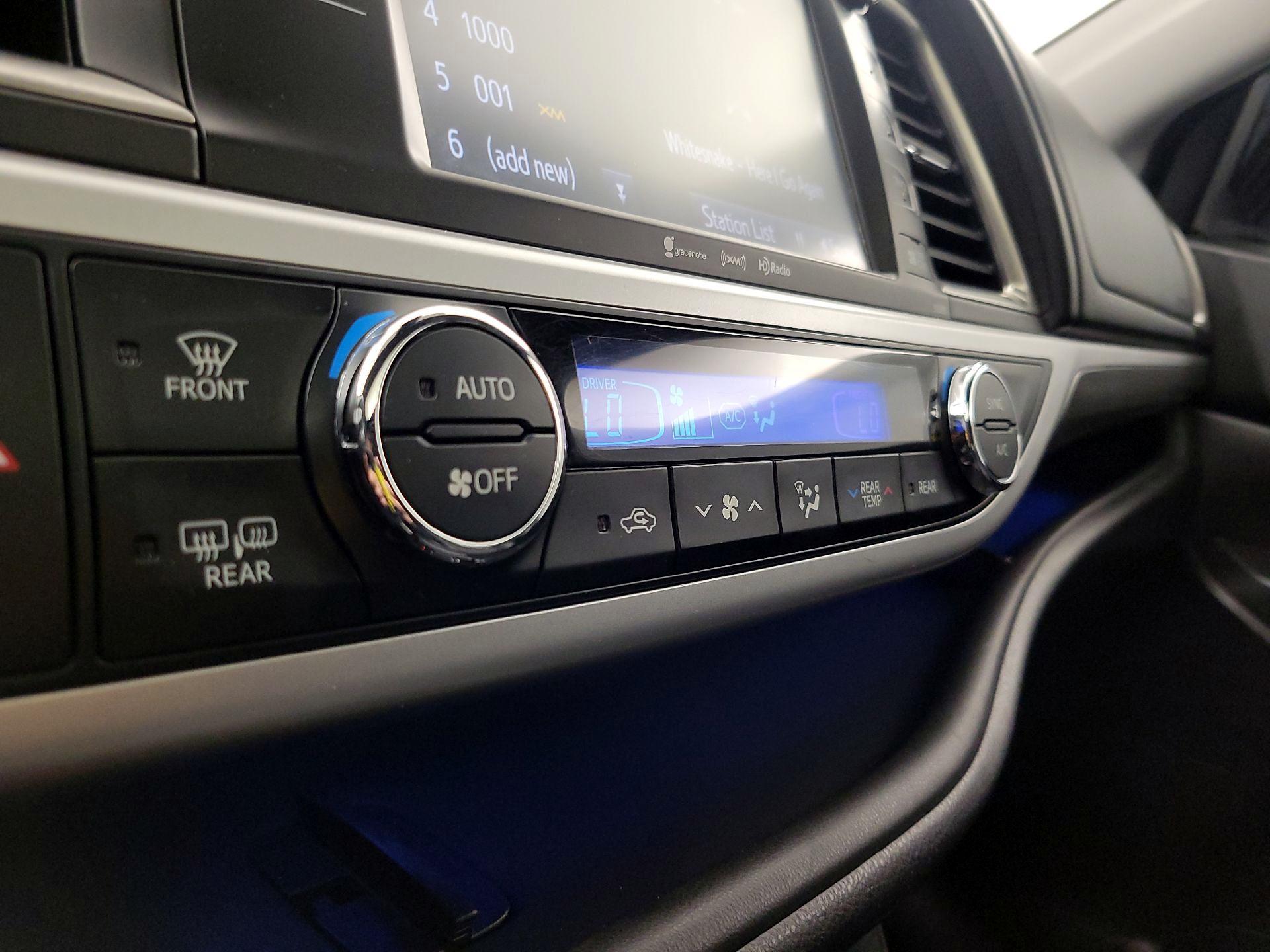 Thumbnail: 2018 Toyota Highlander - 16