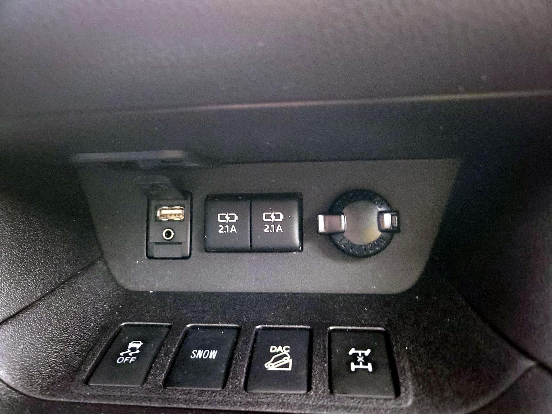 Thumbnail: 2018 Toyota Highlander - 18