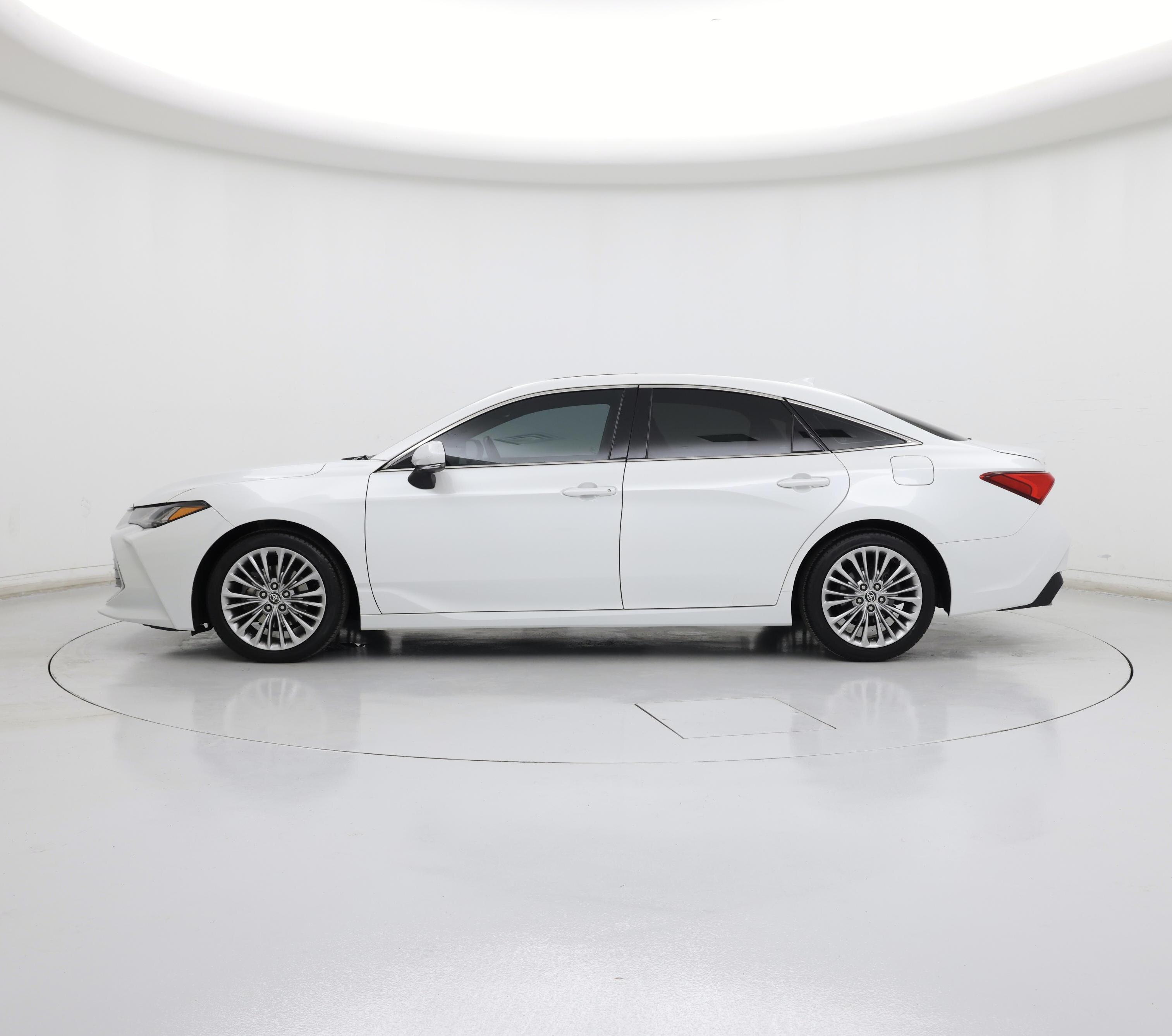 Thumbnail: 2022 Toyota Avalon - 3