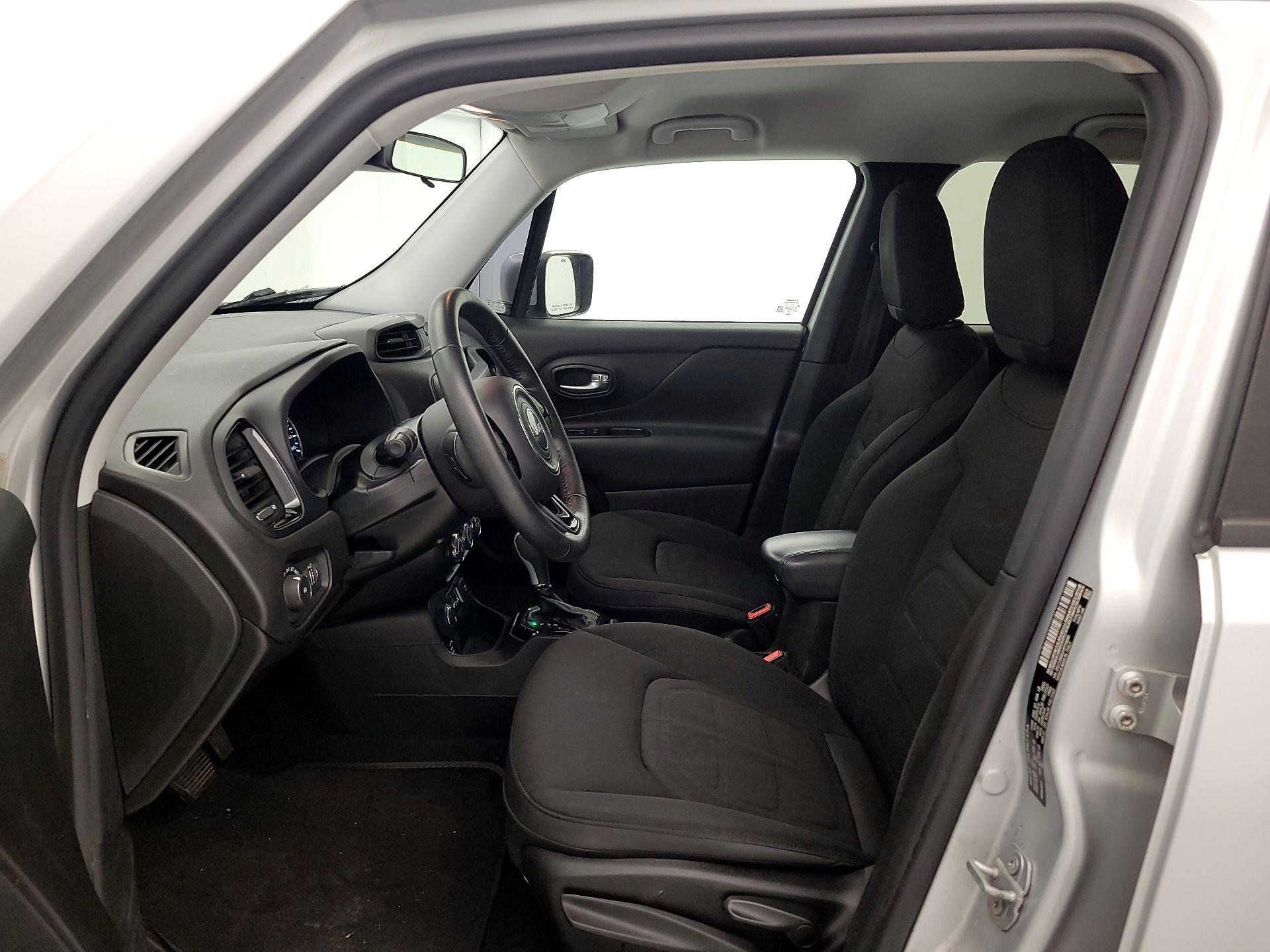 Thumbnail: 2017 Jeep Renegade - 11