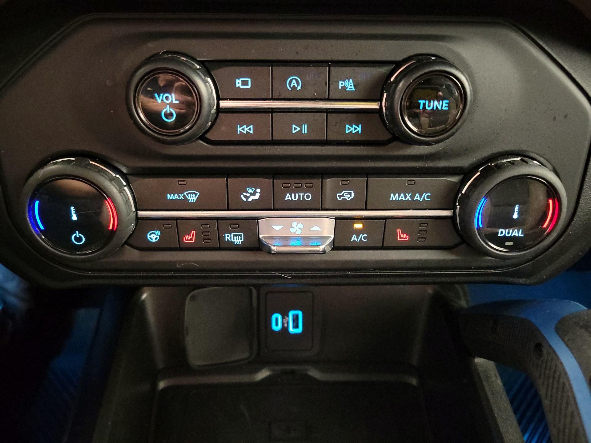 Thumbnail: 2022 Ford Bronco - 17