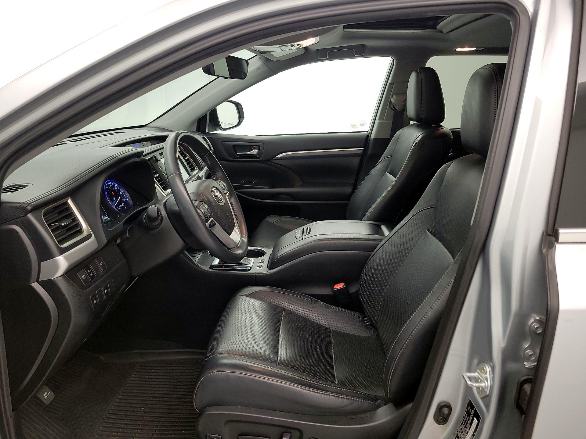 Thumbnail: 2019 Toyota Highlander - 11