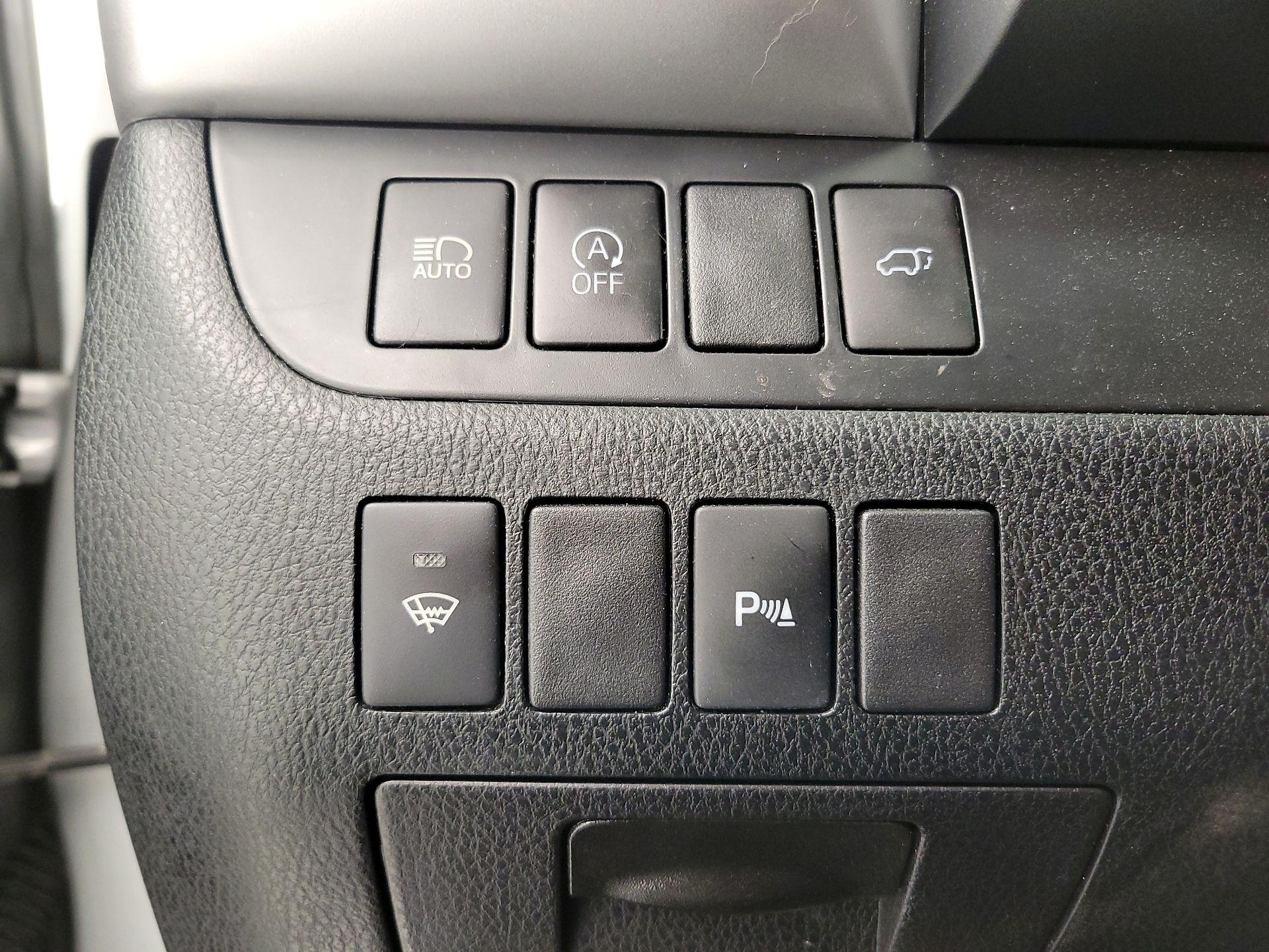 Thumbnail: 2019 Toyota Highlander - 13