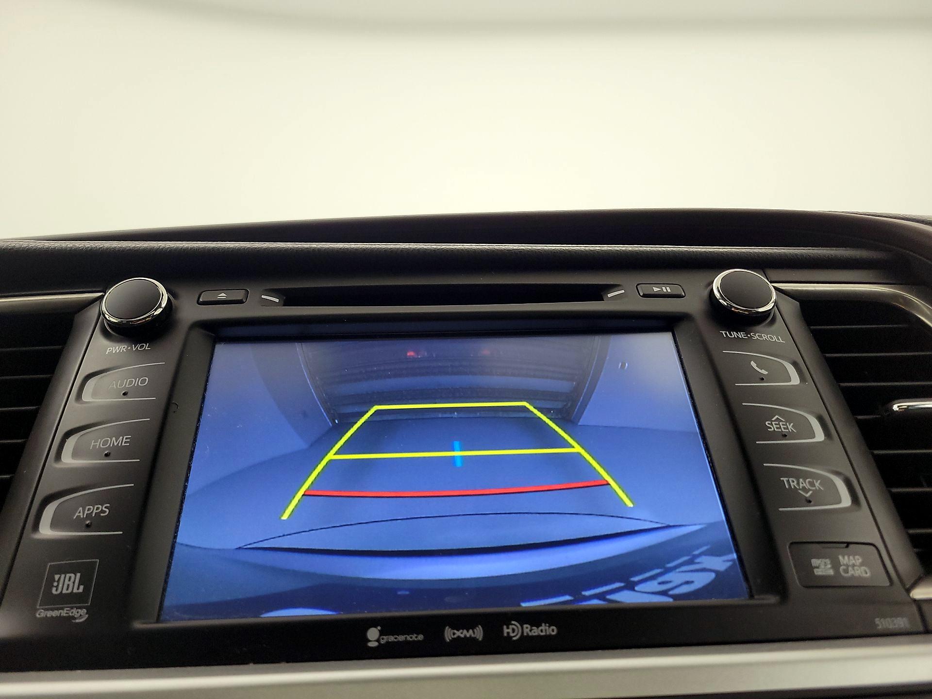 Thumbnail: 2019 Toyota Highlander - 15