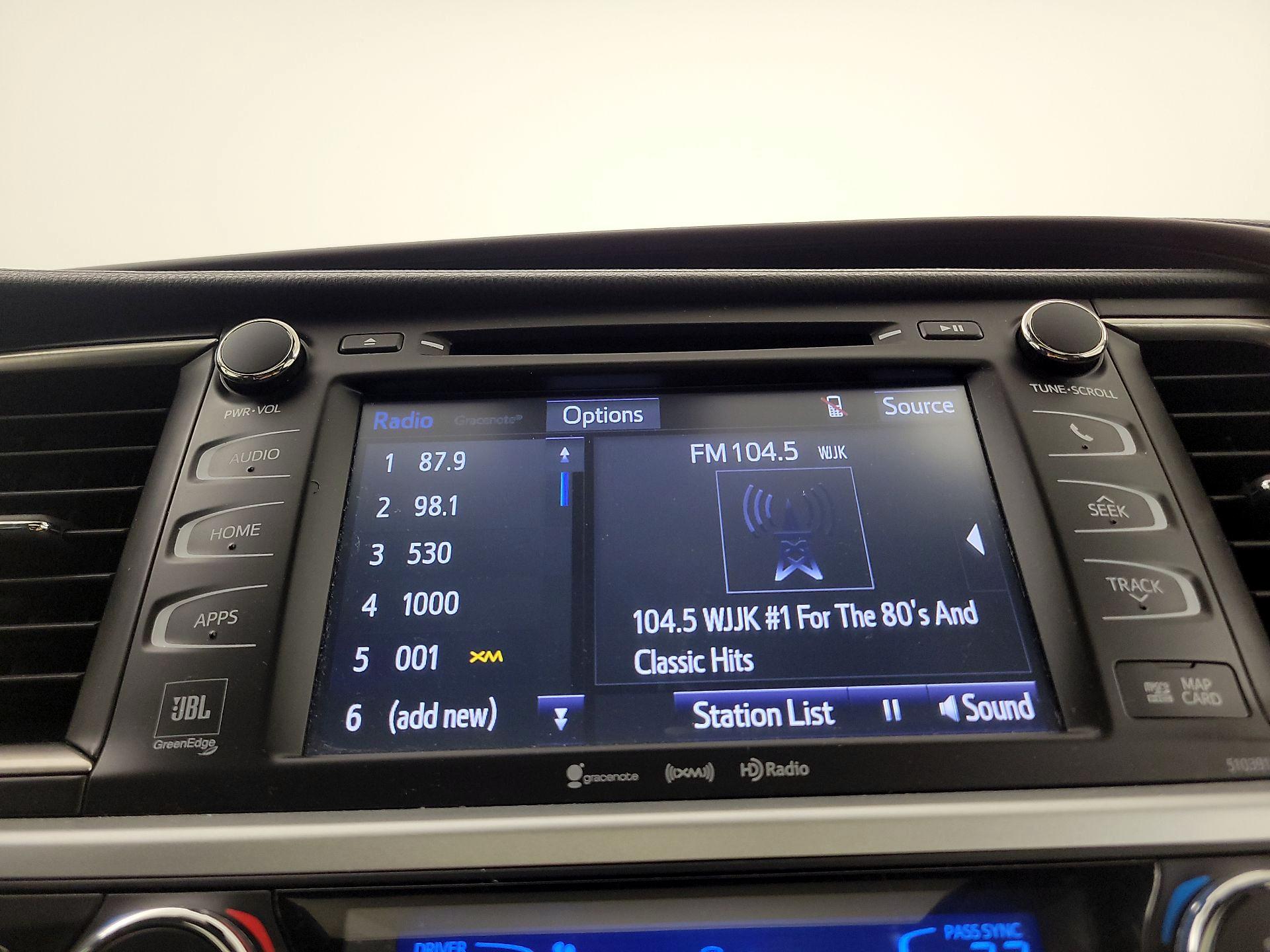 Thumbnail: 2019 Toyota Highlander - 16