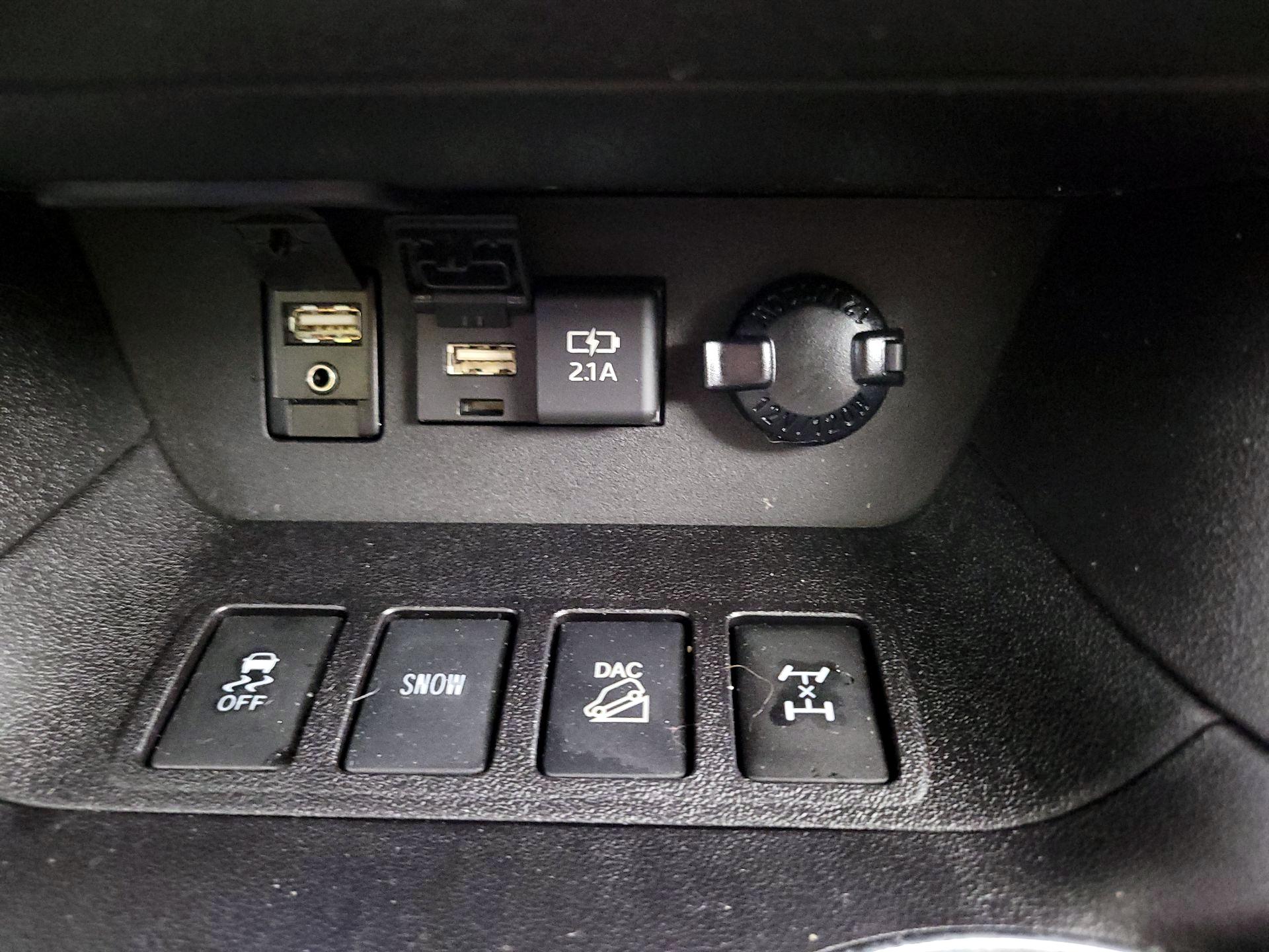 Thumbnail: 2019 Toyota Highlander - 19