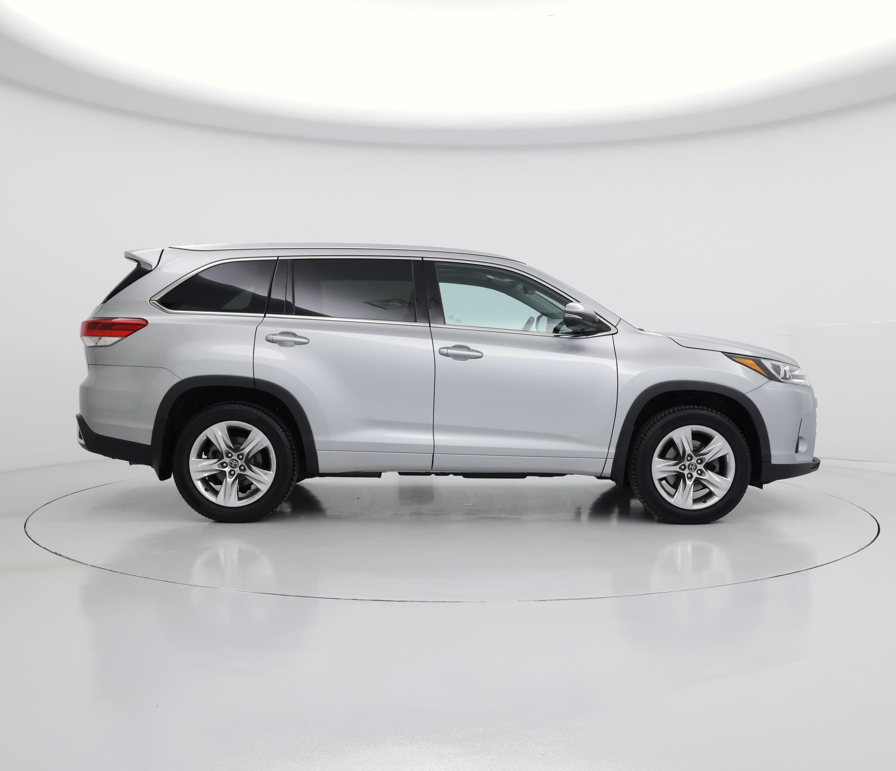 Thumbnail: 2019 Toyota Highlander - 7