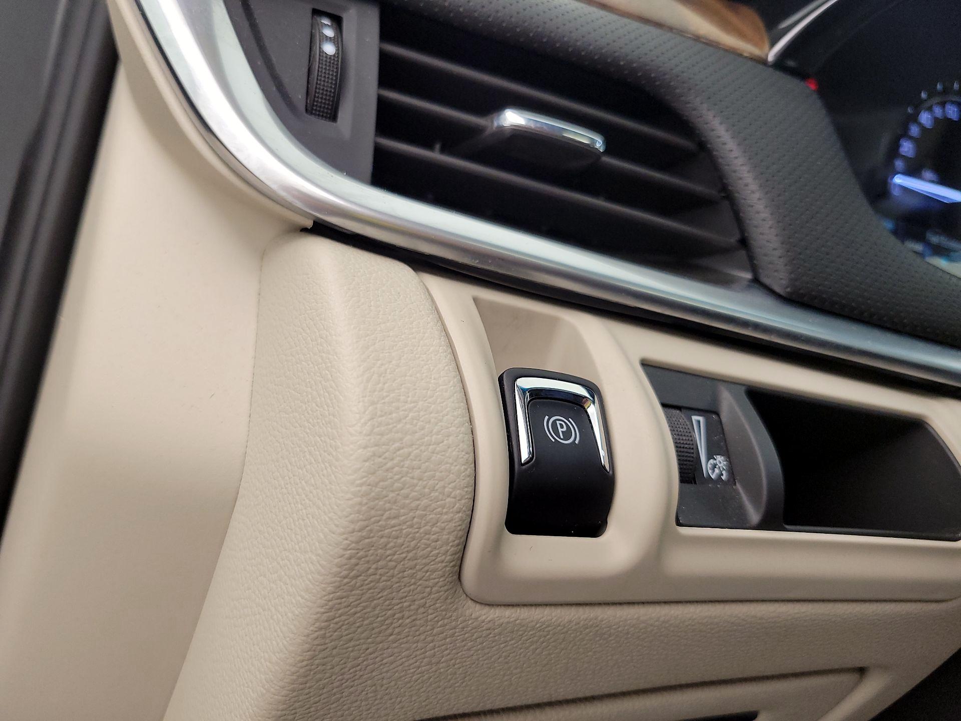 Thumbnail: 2018 Cadillac XTS - 13