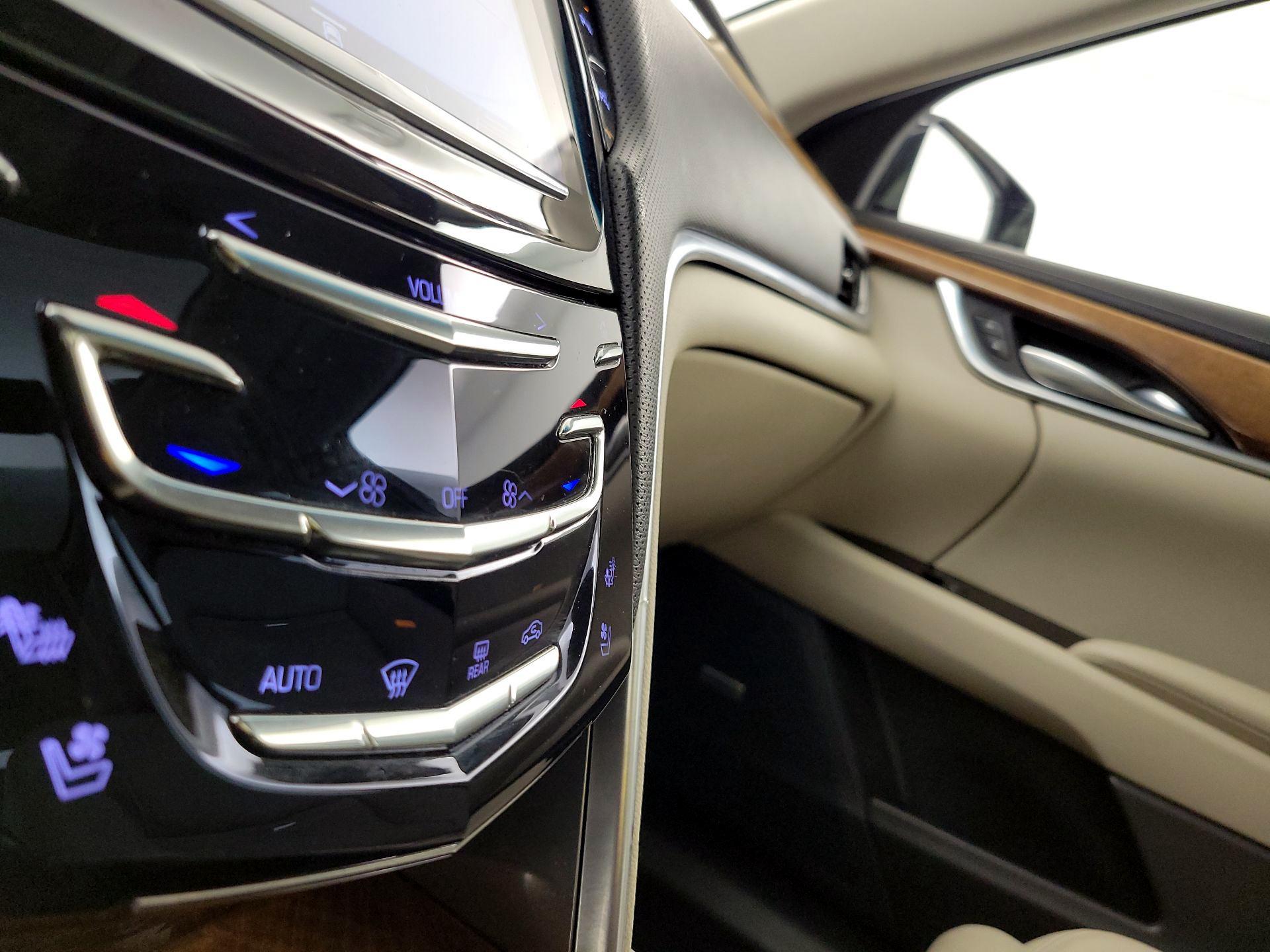 Thumbnail: 2018 Cadillac XTS - 17