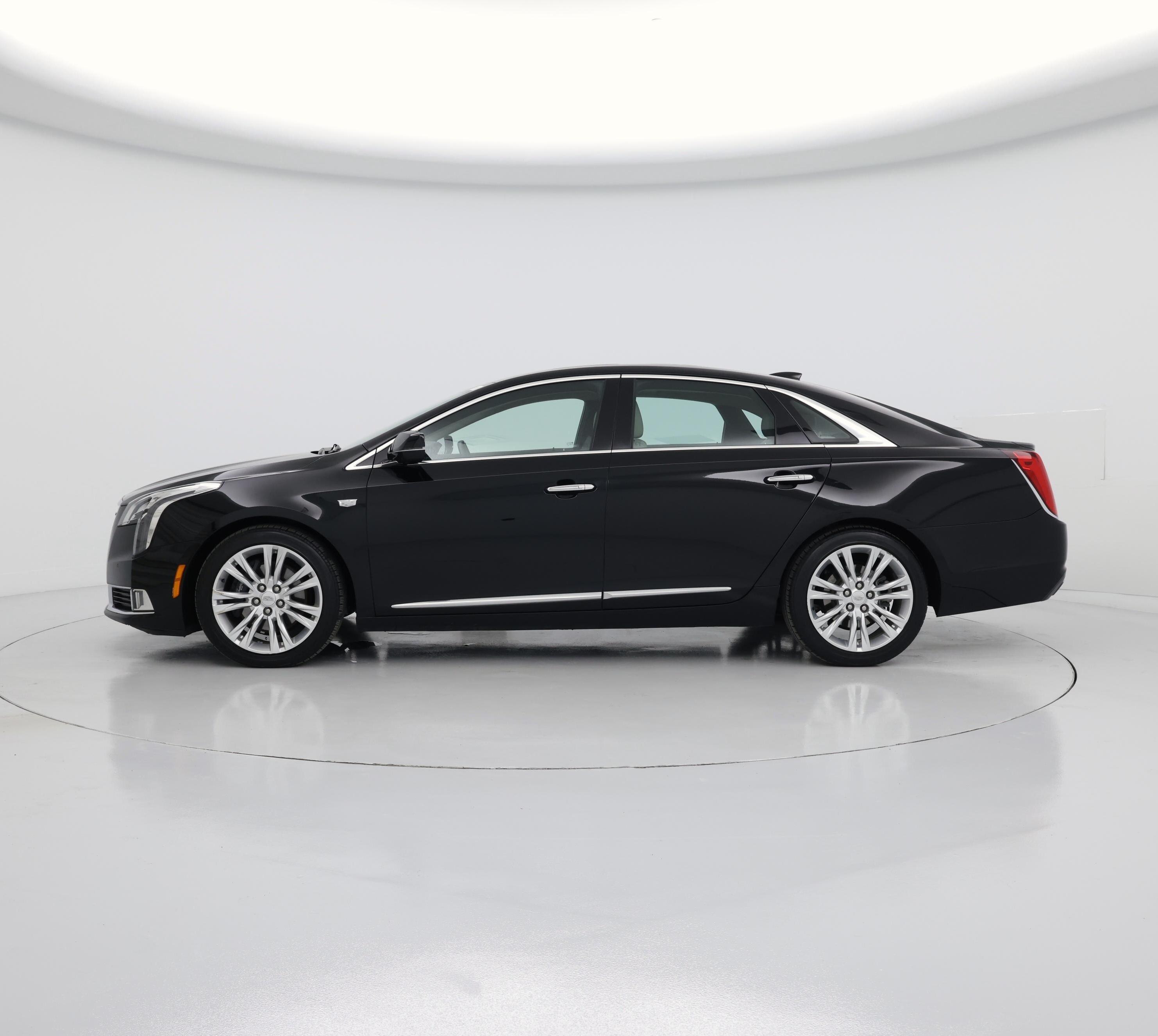 Thumbnail: 2018 Cadillac XTS - 3