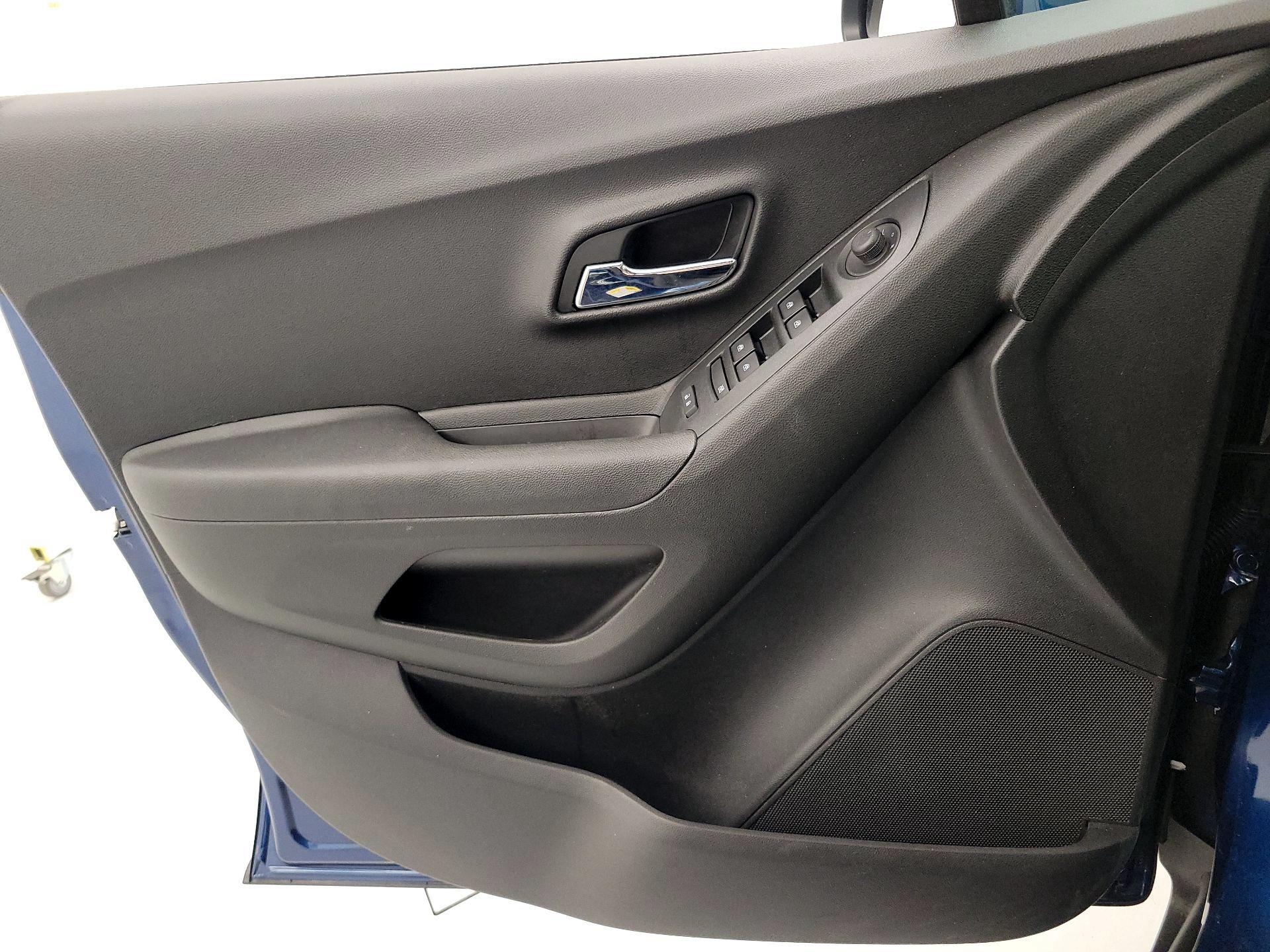 Thumbnail: 2019 Chevrolet Trax - 12