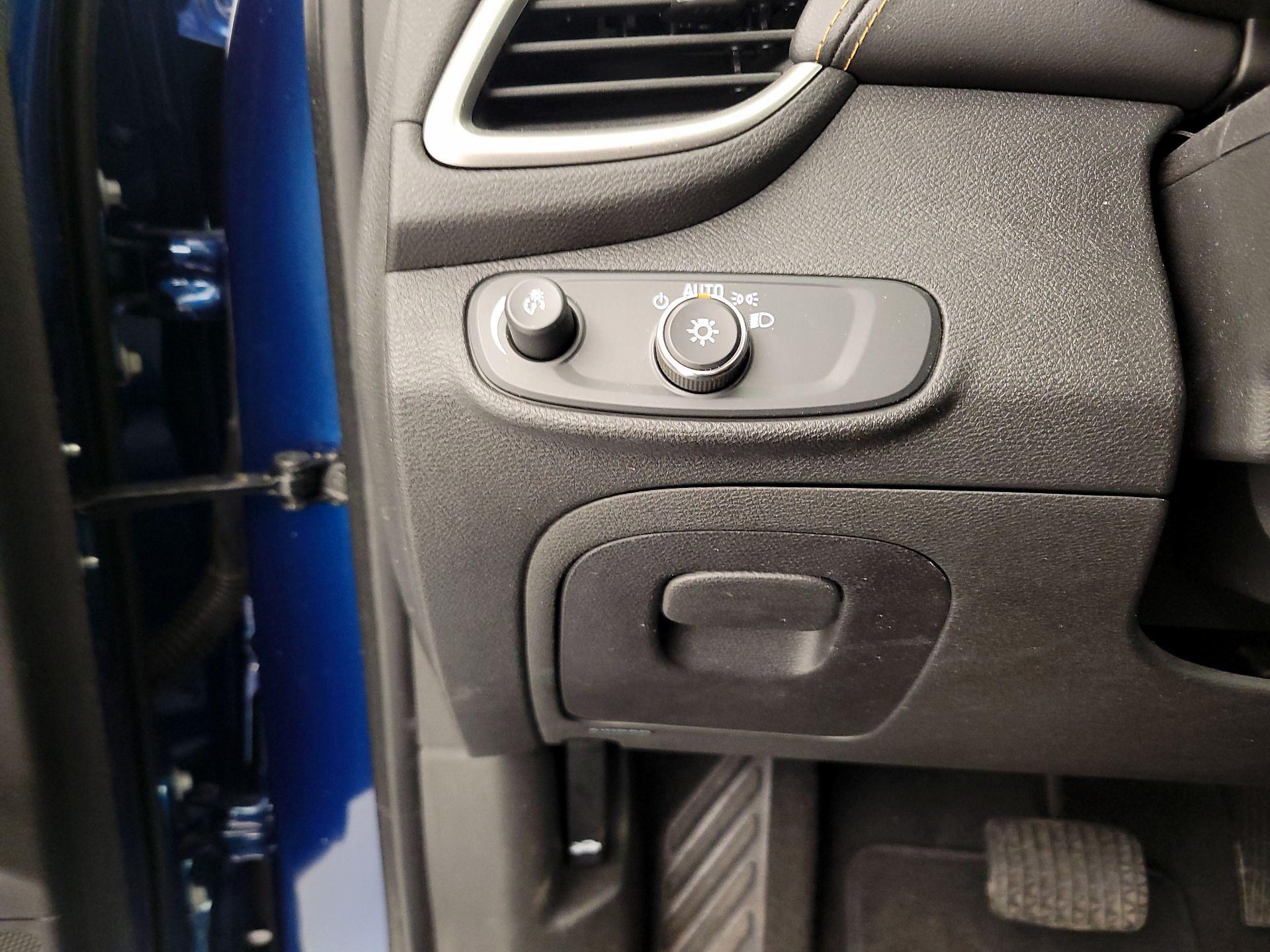 Thumbnail: 2019 Chevrolet Trax - 13