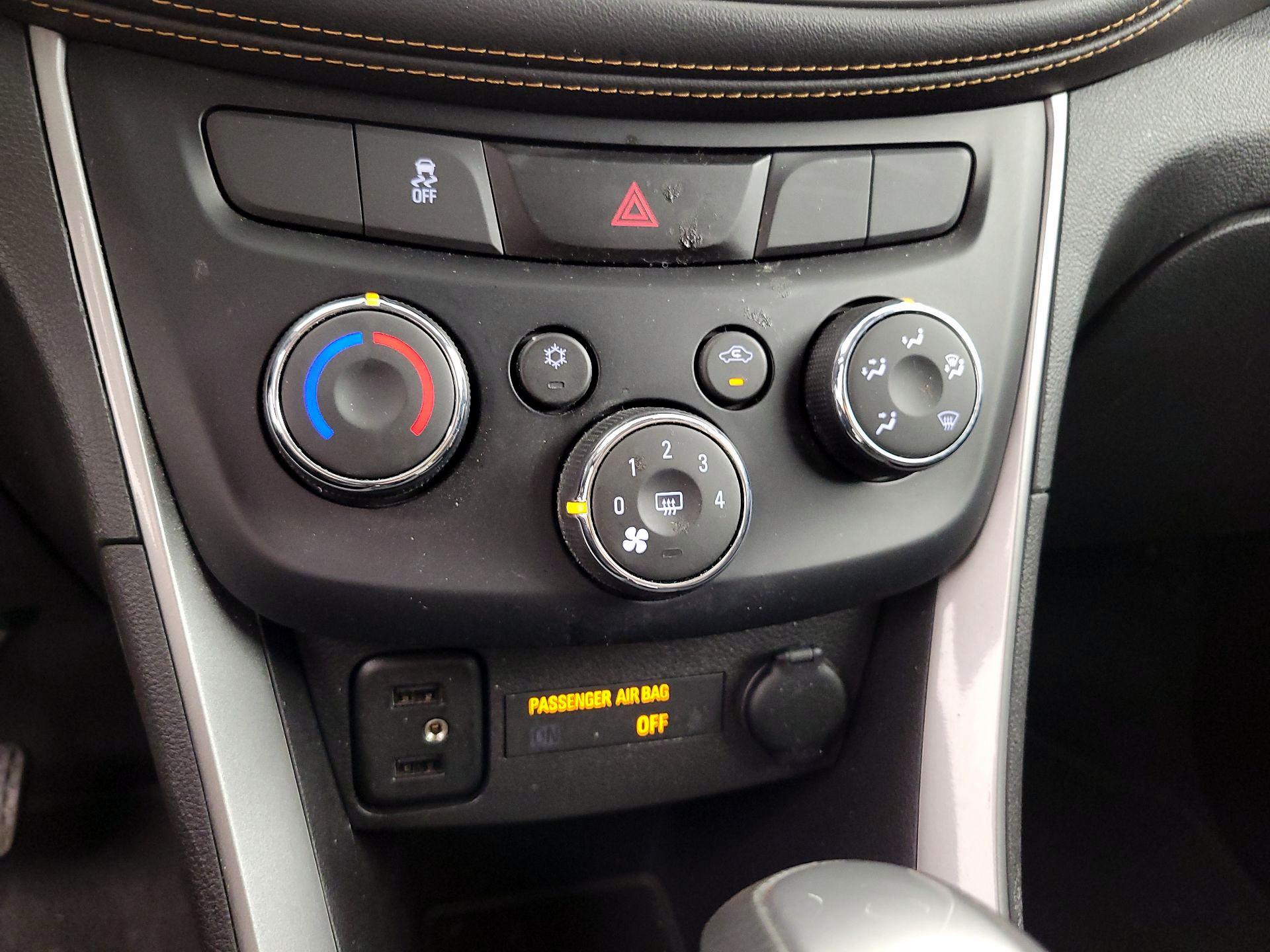 Thumbnail: 2019 Chevrolet Trax - 16