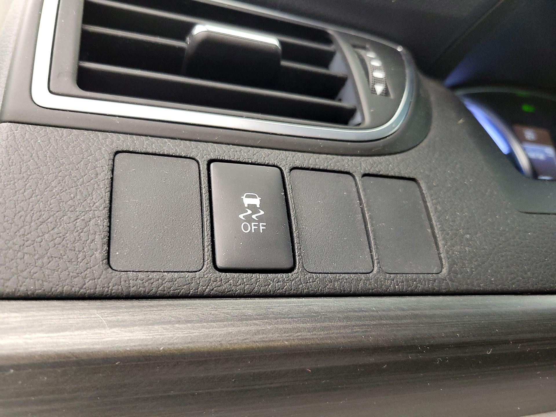 Thumbnail: 2017 Toyota Camry - 13