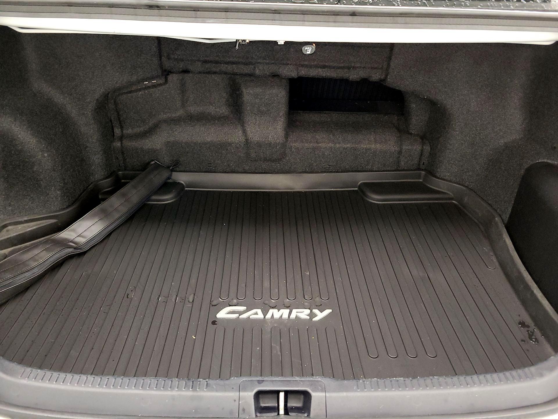 Thumbnail: 2017 Toyota Camry - 20