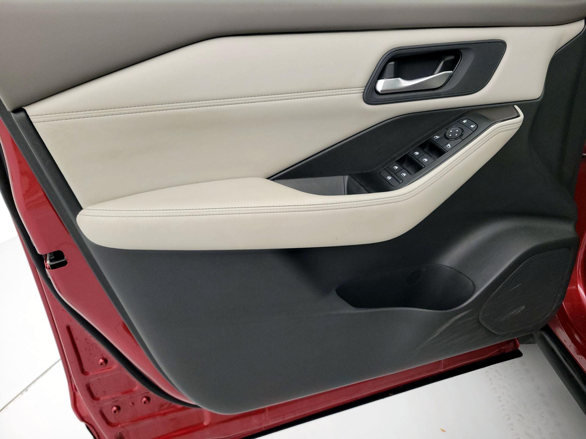 Thumbnail: 2023 Nissan Rogue - 12