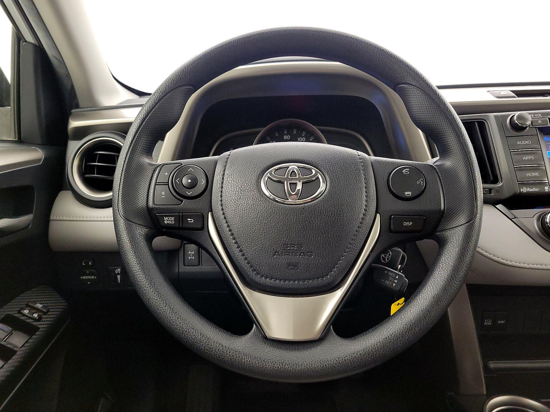 Thumbnail: 2015 Toyota RAV4 - 10