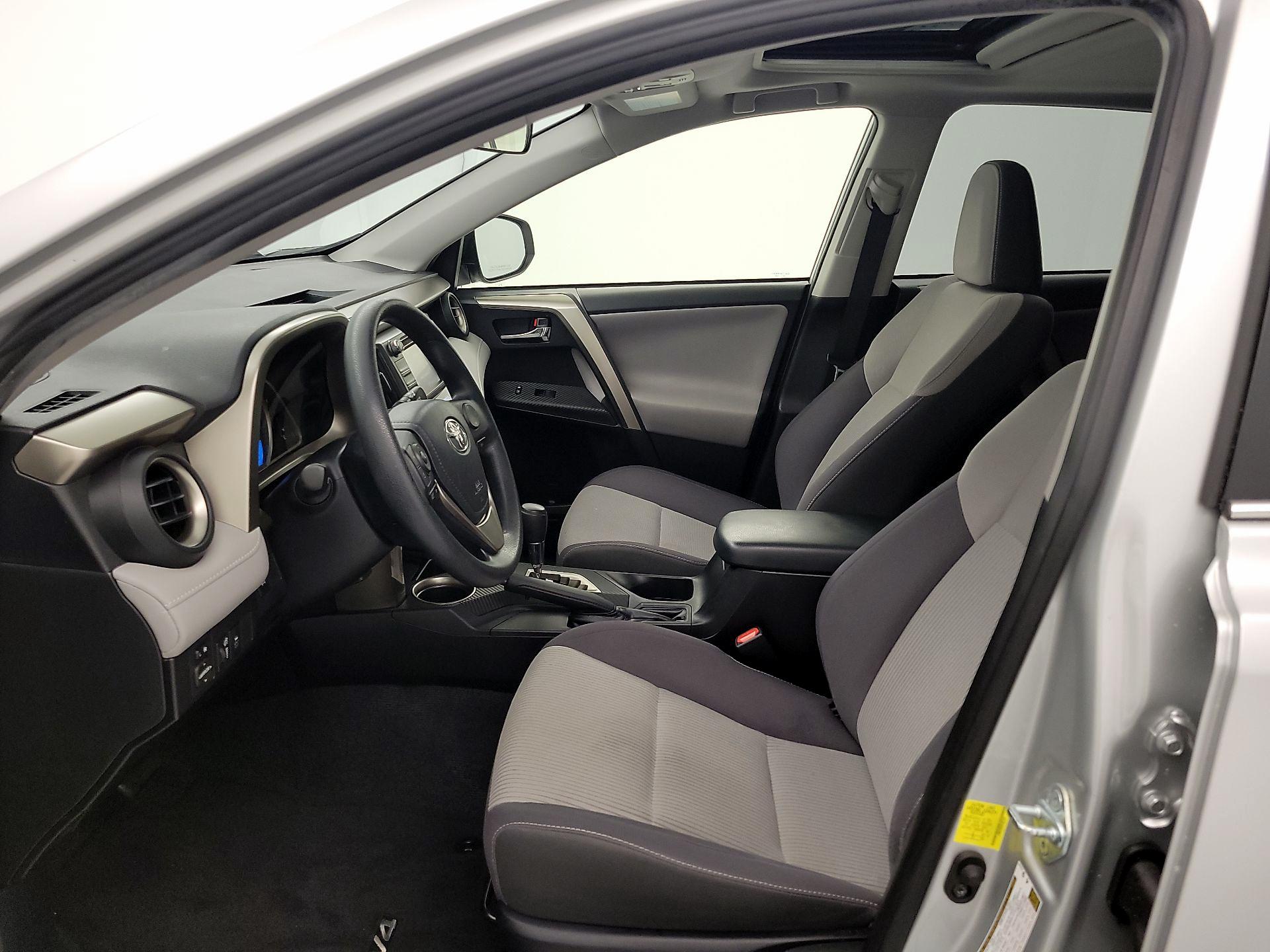 Thumbnail: 2015 Toyota RAV4 - 11