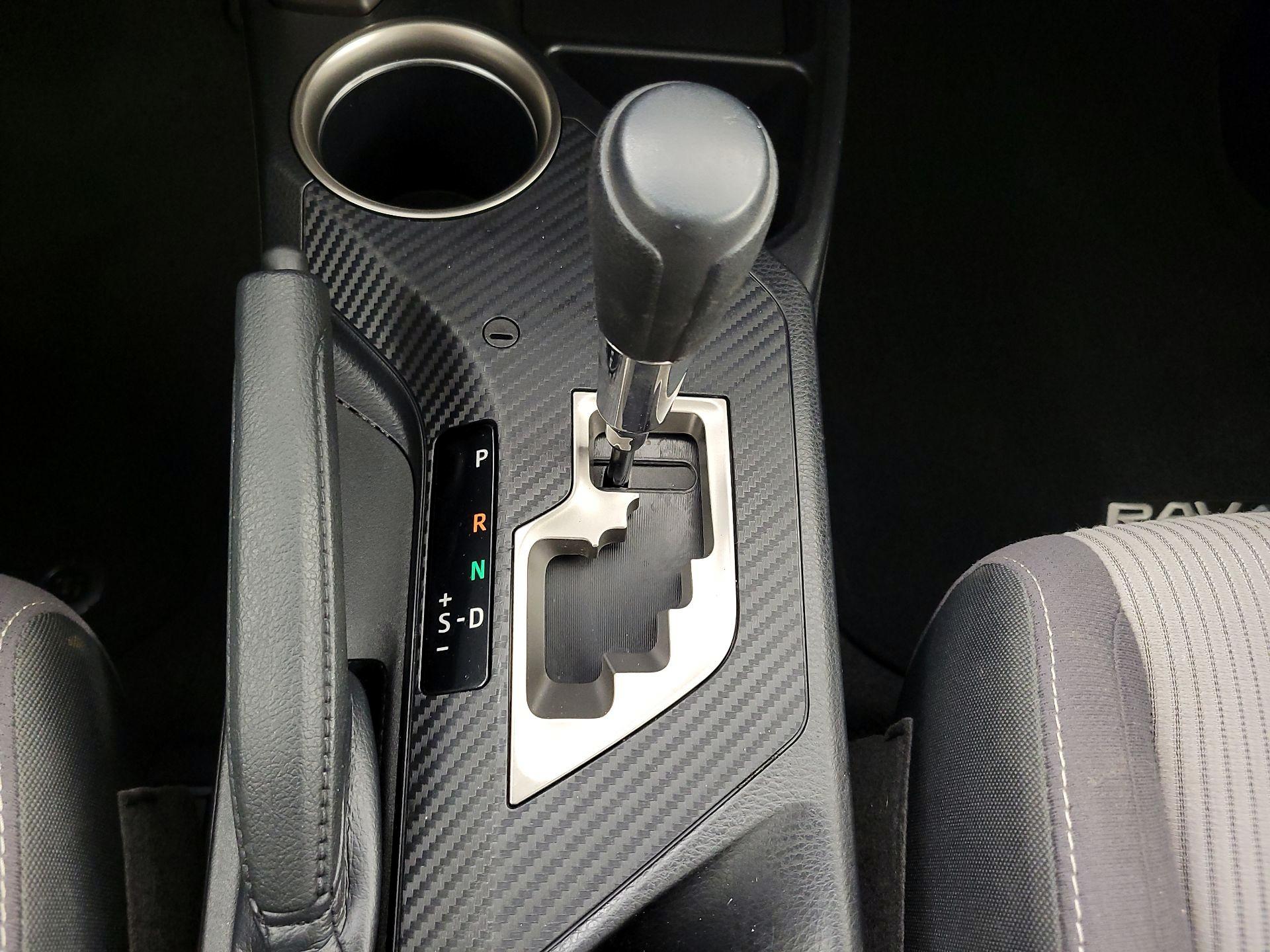 Thumbnail: 2015 Toyota RAV4 - 17