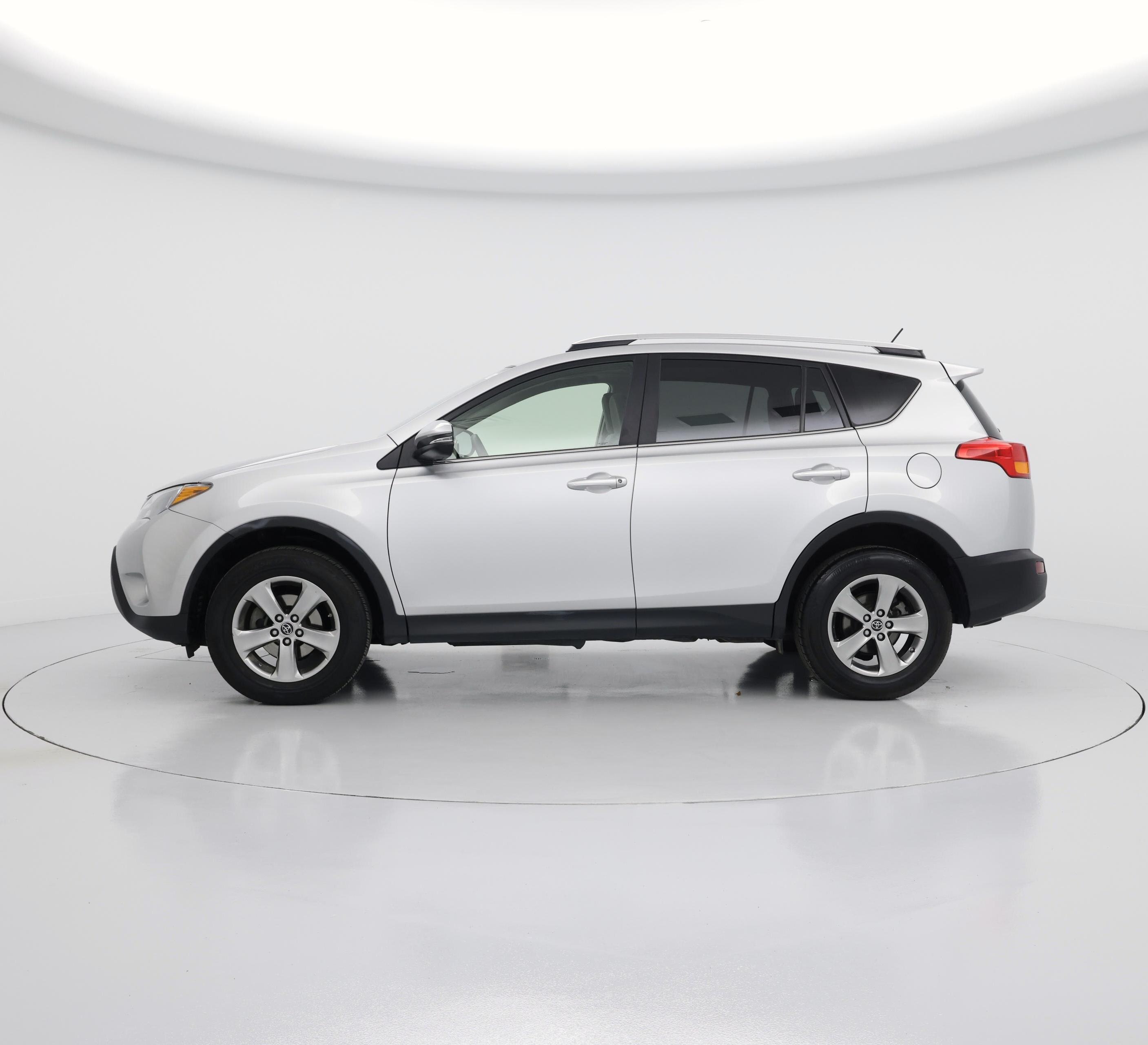Thumbnail: 2015 Toyota RAV4 - 3