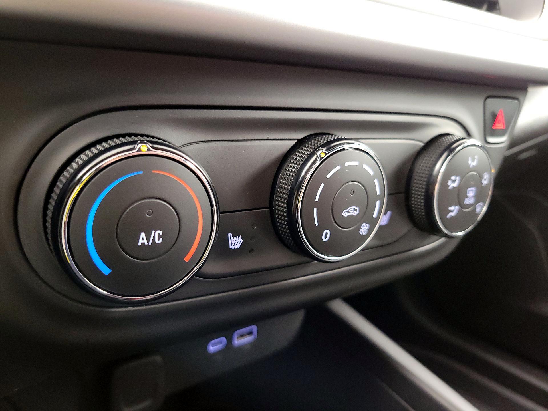 Thumbnail: 2024 Chevrolet Trax - 16