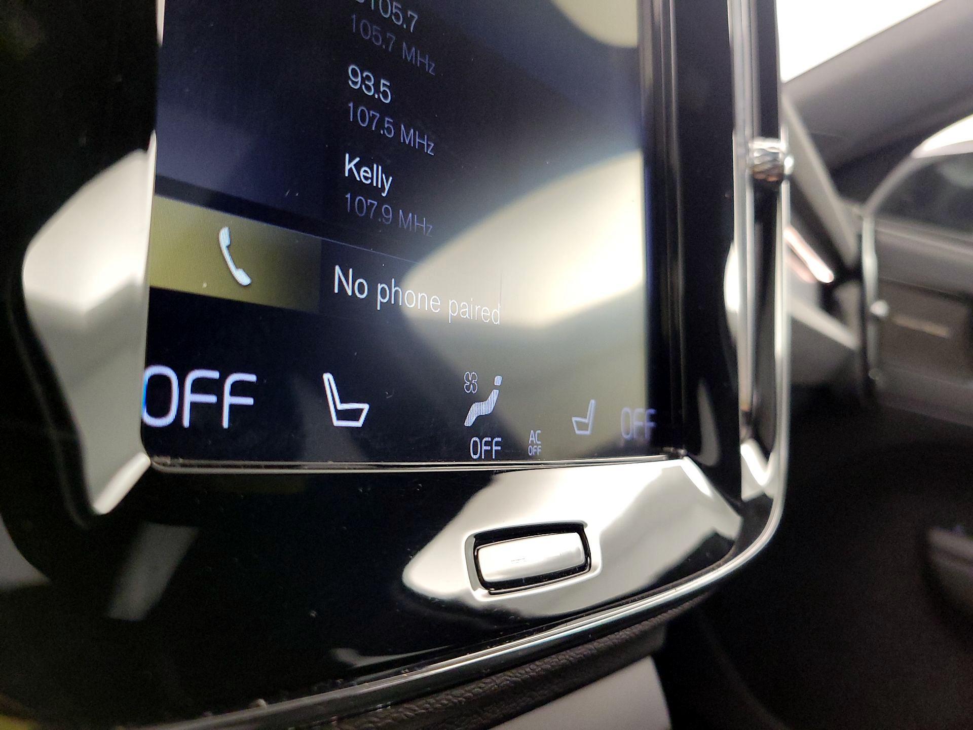 Thumbnail: 2019 Volvo XC40 - 16