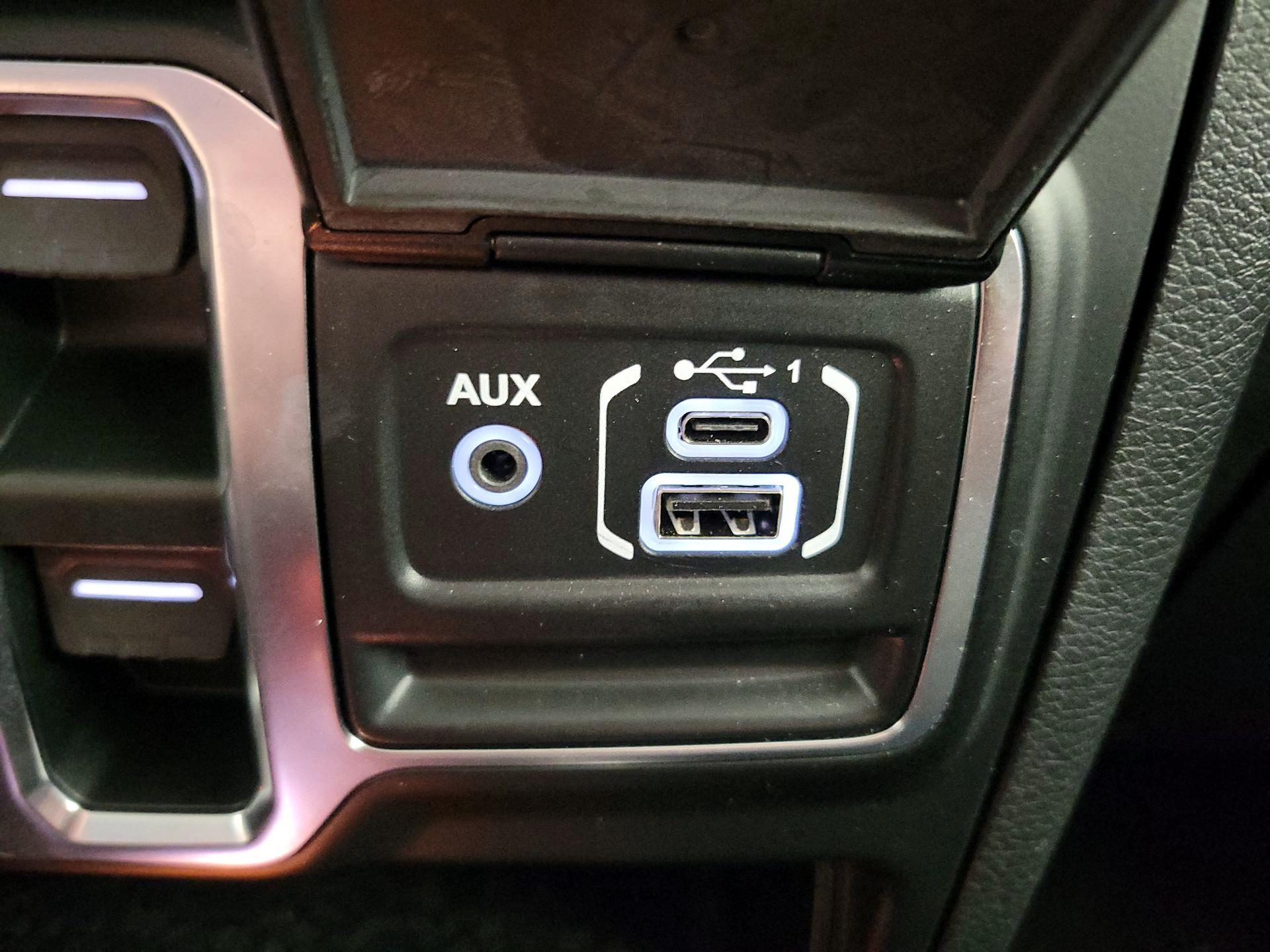 Thumbnail: 2021 Jeep Wrangler - 18