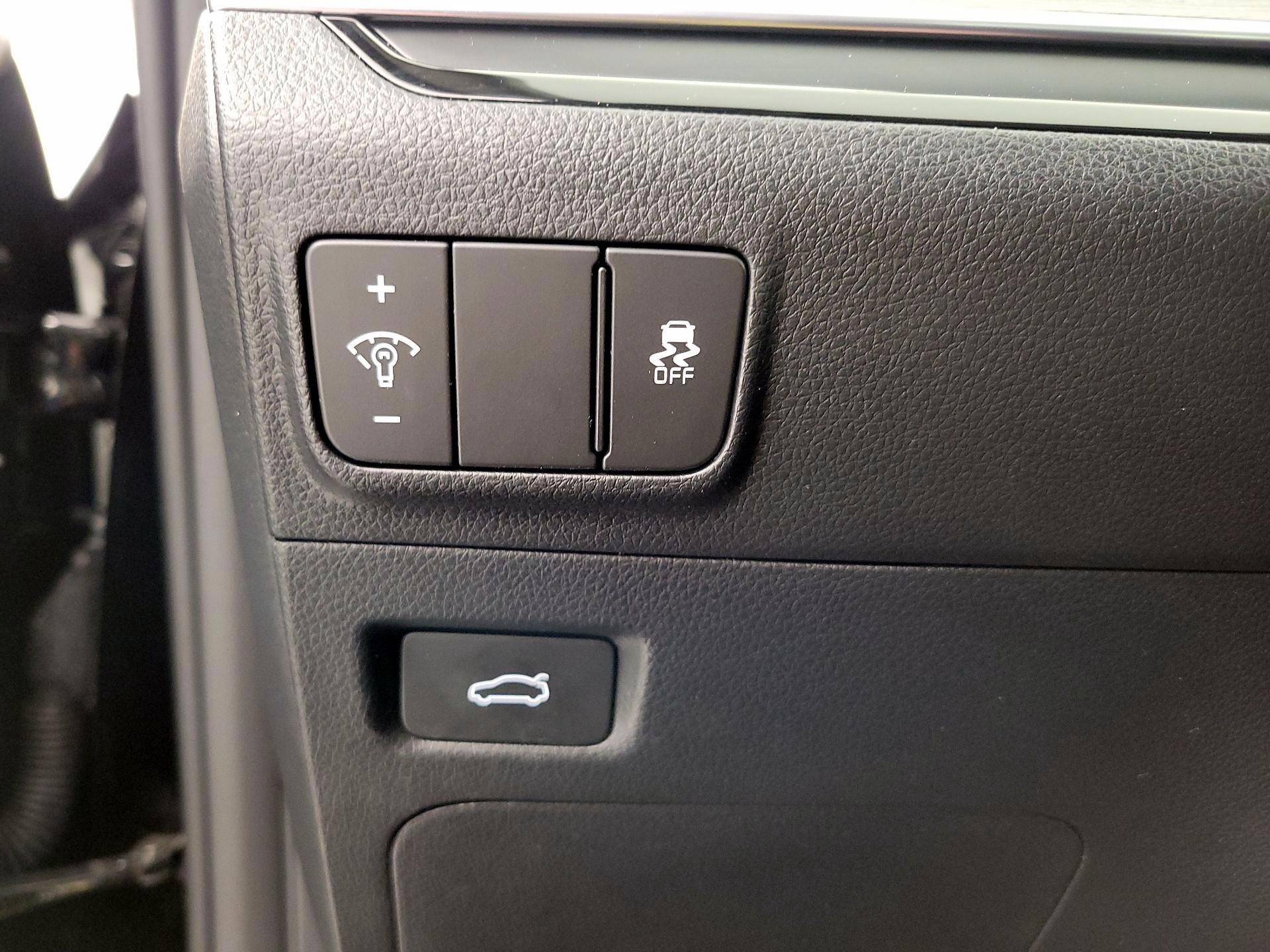 Thumbnail: 2025 Kia K5 - 13