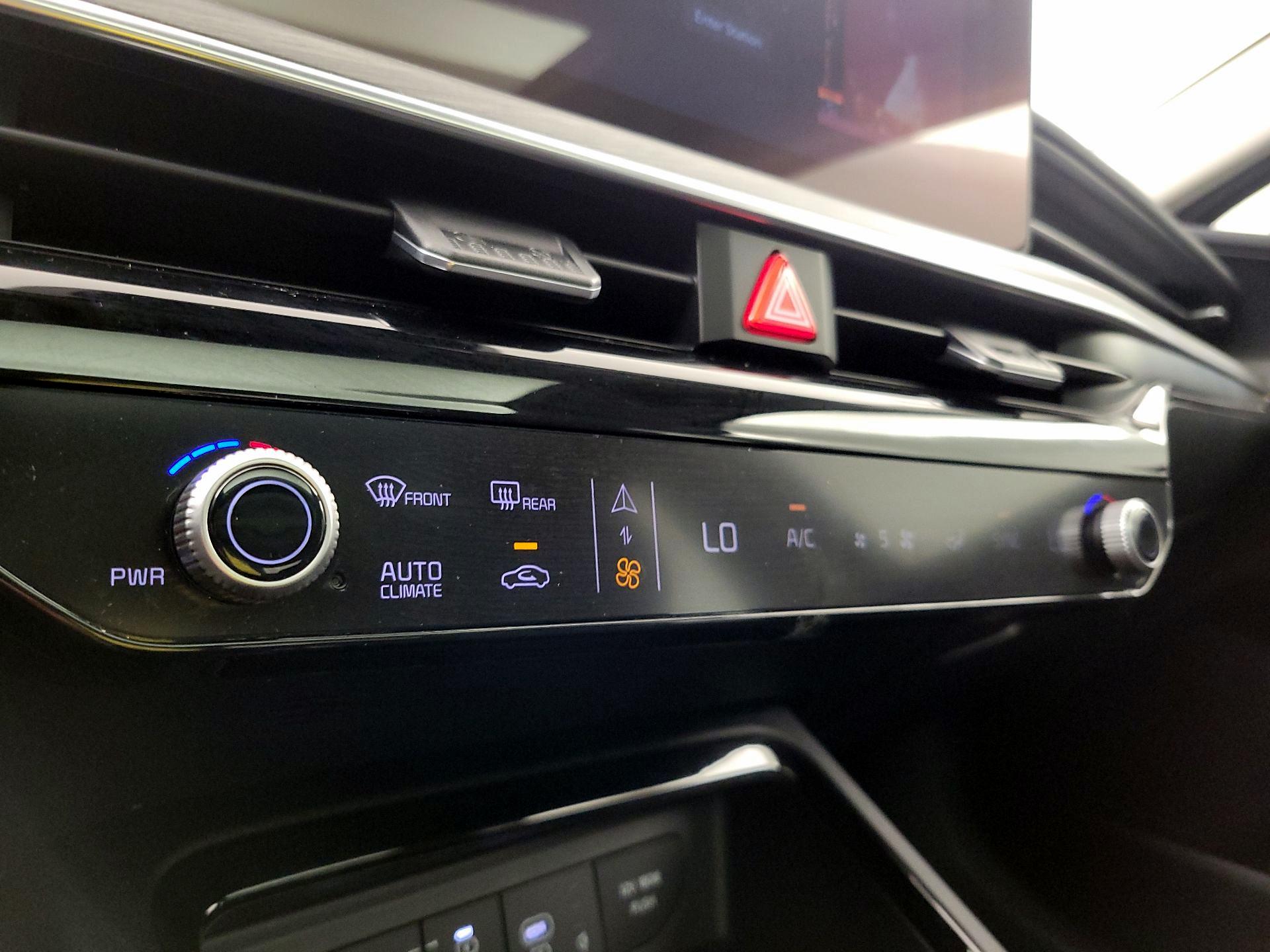 Thumbnail: 2025 Kia K5 - 17