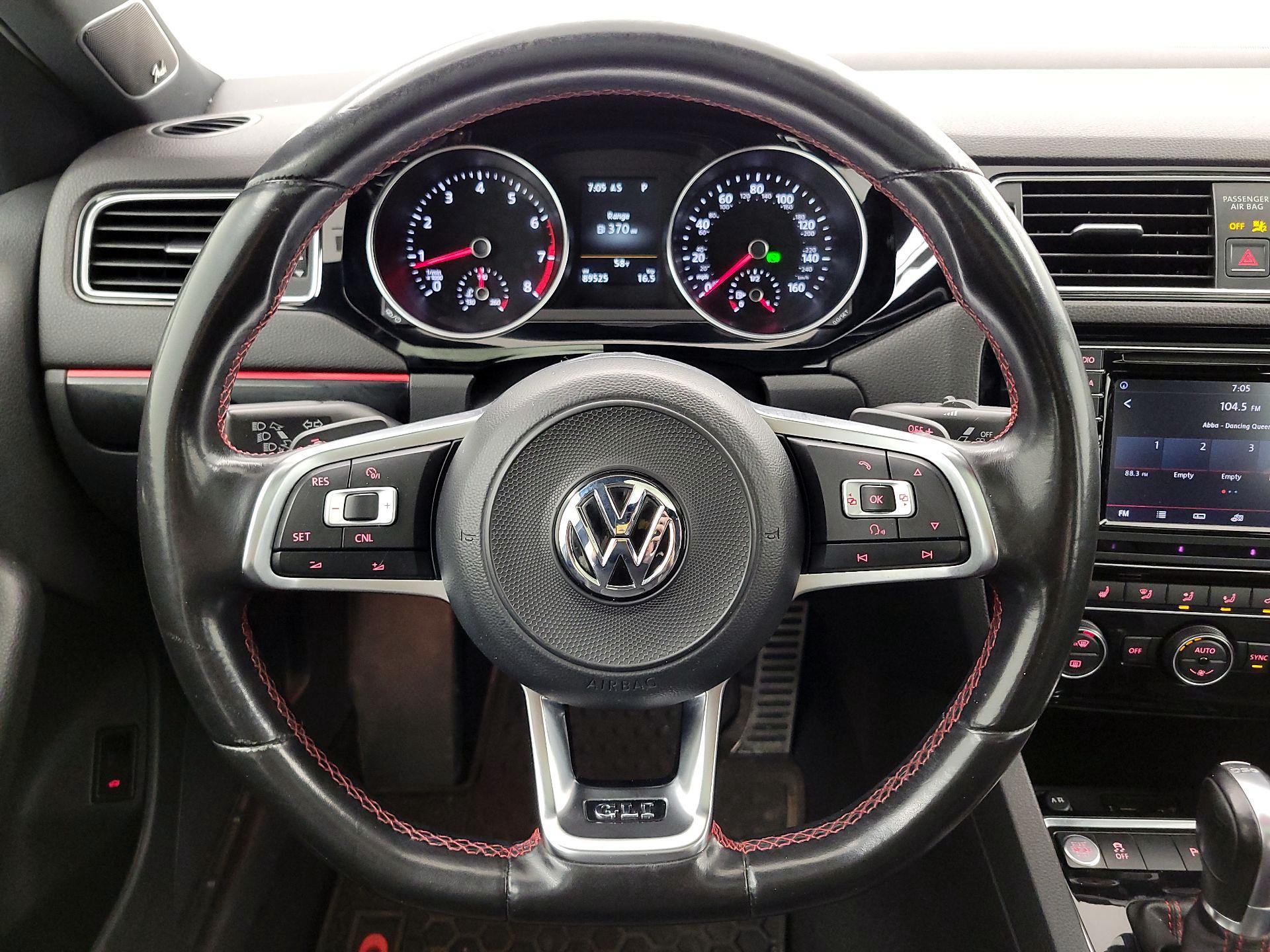 Thumbnail: 2018 Volkswagen Jetta - 10