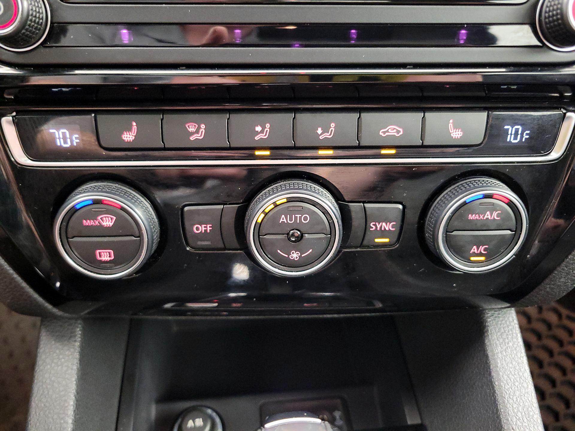 Thumbnail: 2018 Volkswagen Jetta - 17