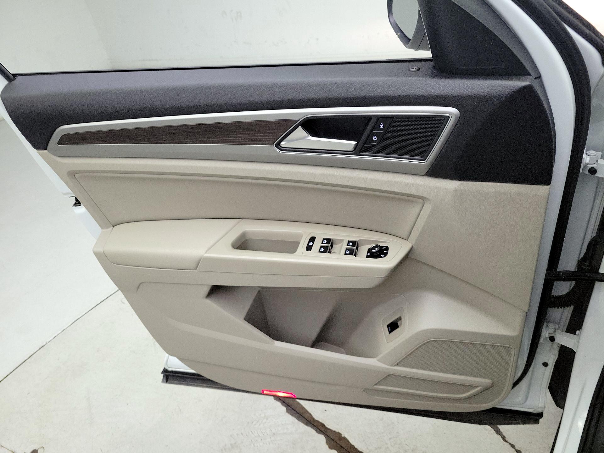 Thumbnail: 2019 Volkswagen Atlas - 12