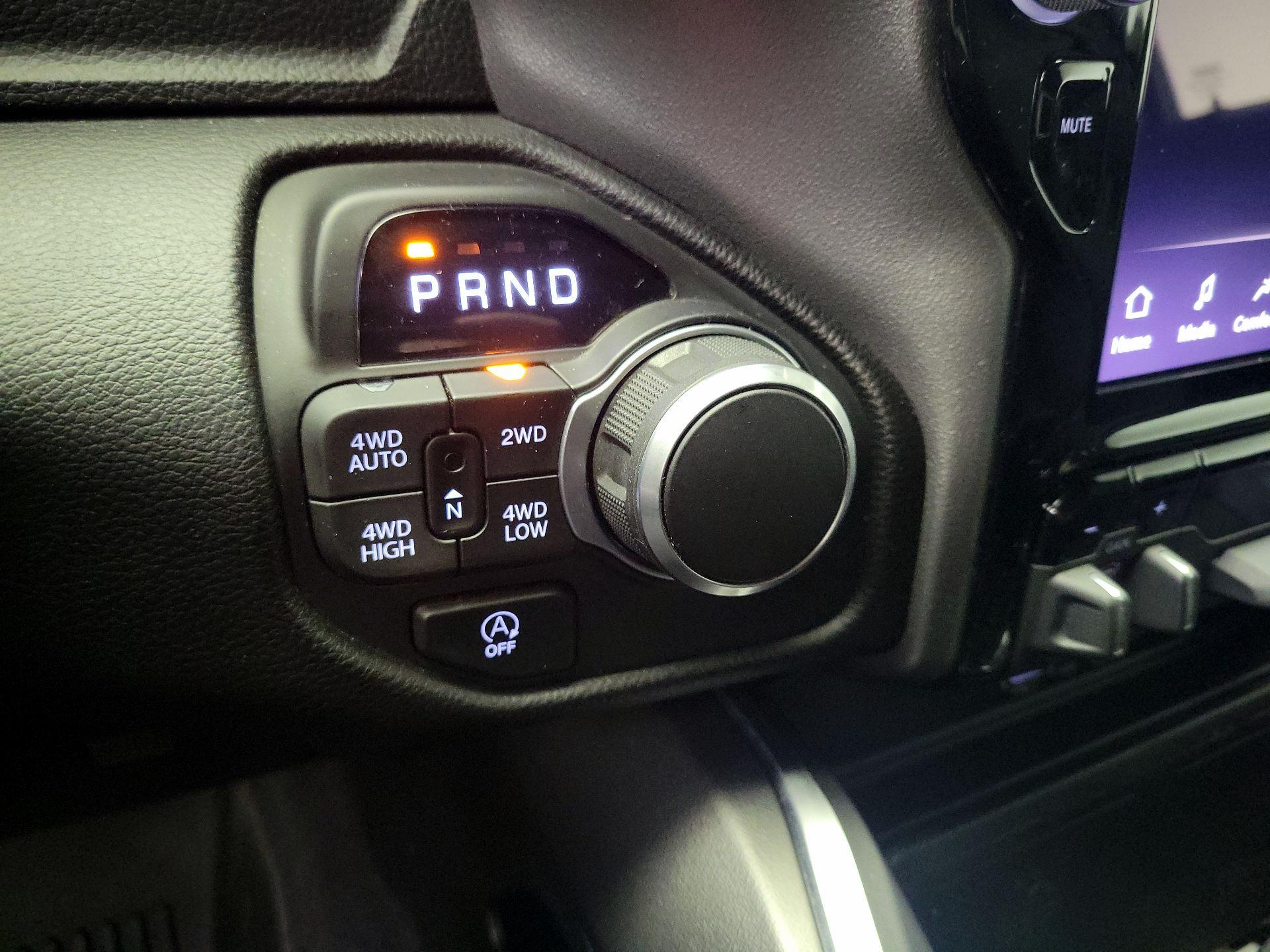 Thumbnail: 2025 RAM 1500 - 18