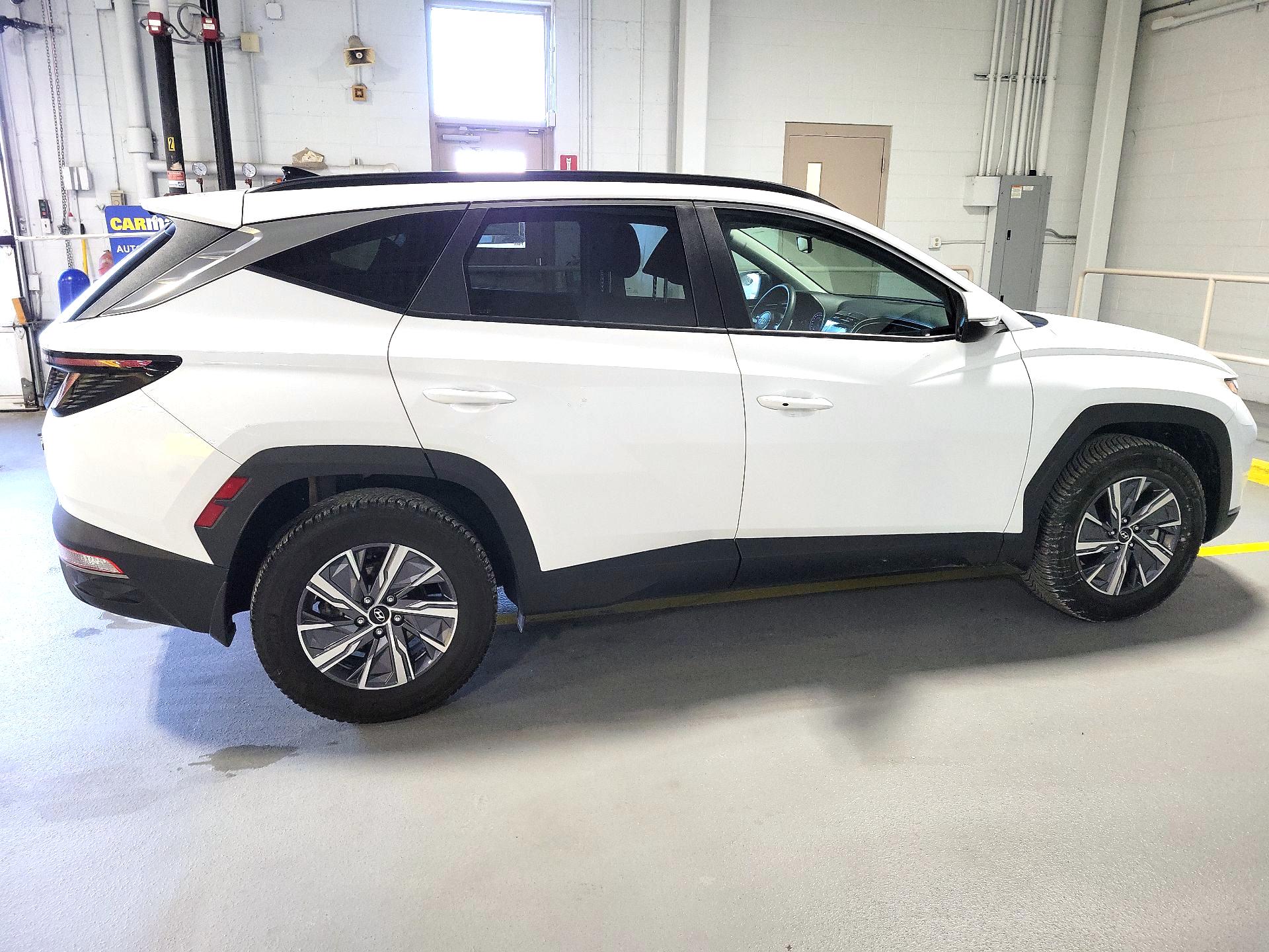 Thumbnail: 2022 Hyundai Tucson - 4