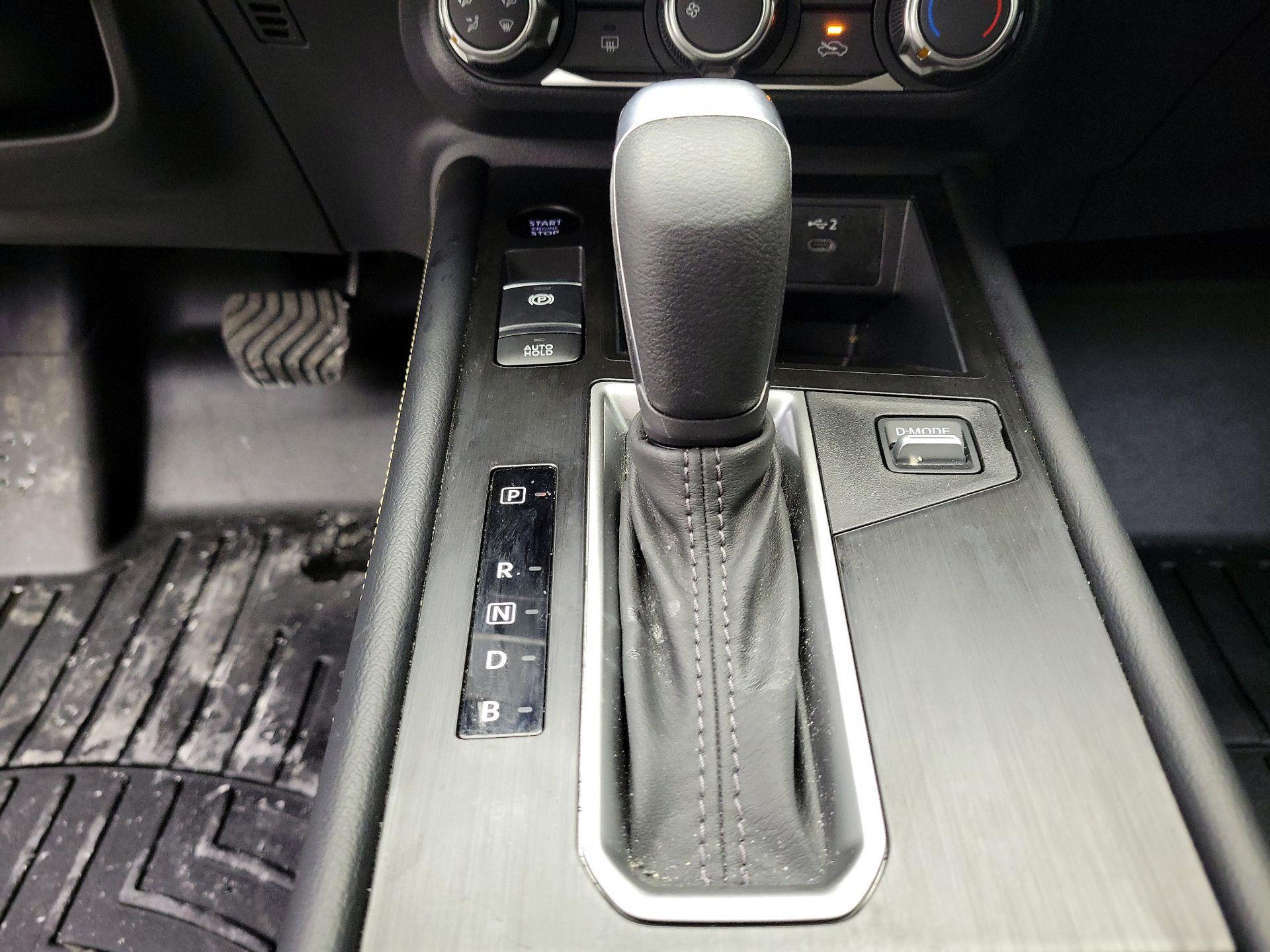 Thumbnail: 2025 Nissan Kicks - 16