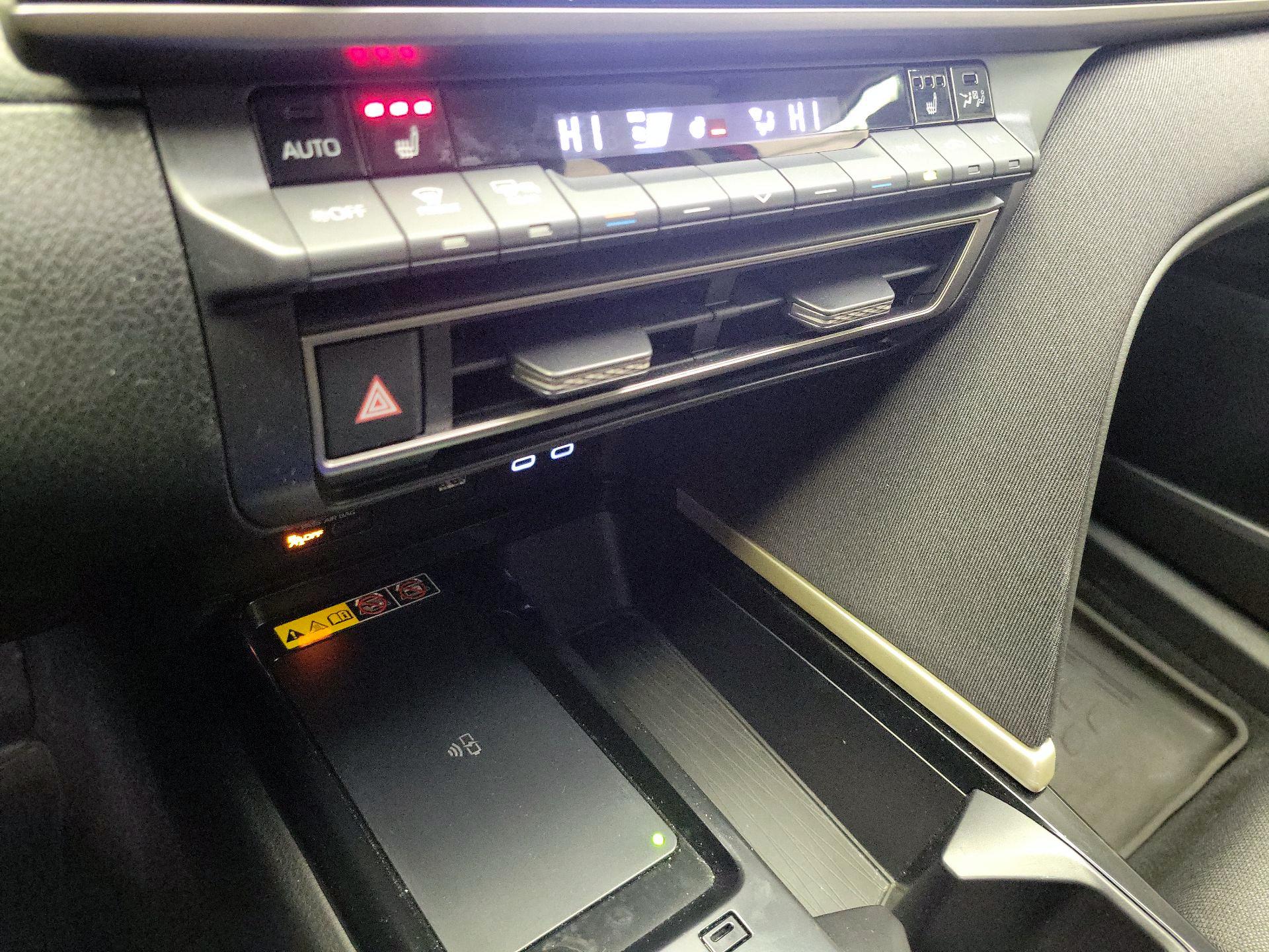 Thumbnail: 2025 Toyota Camry - 16