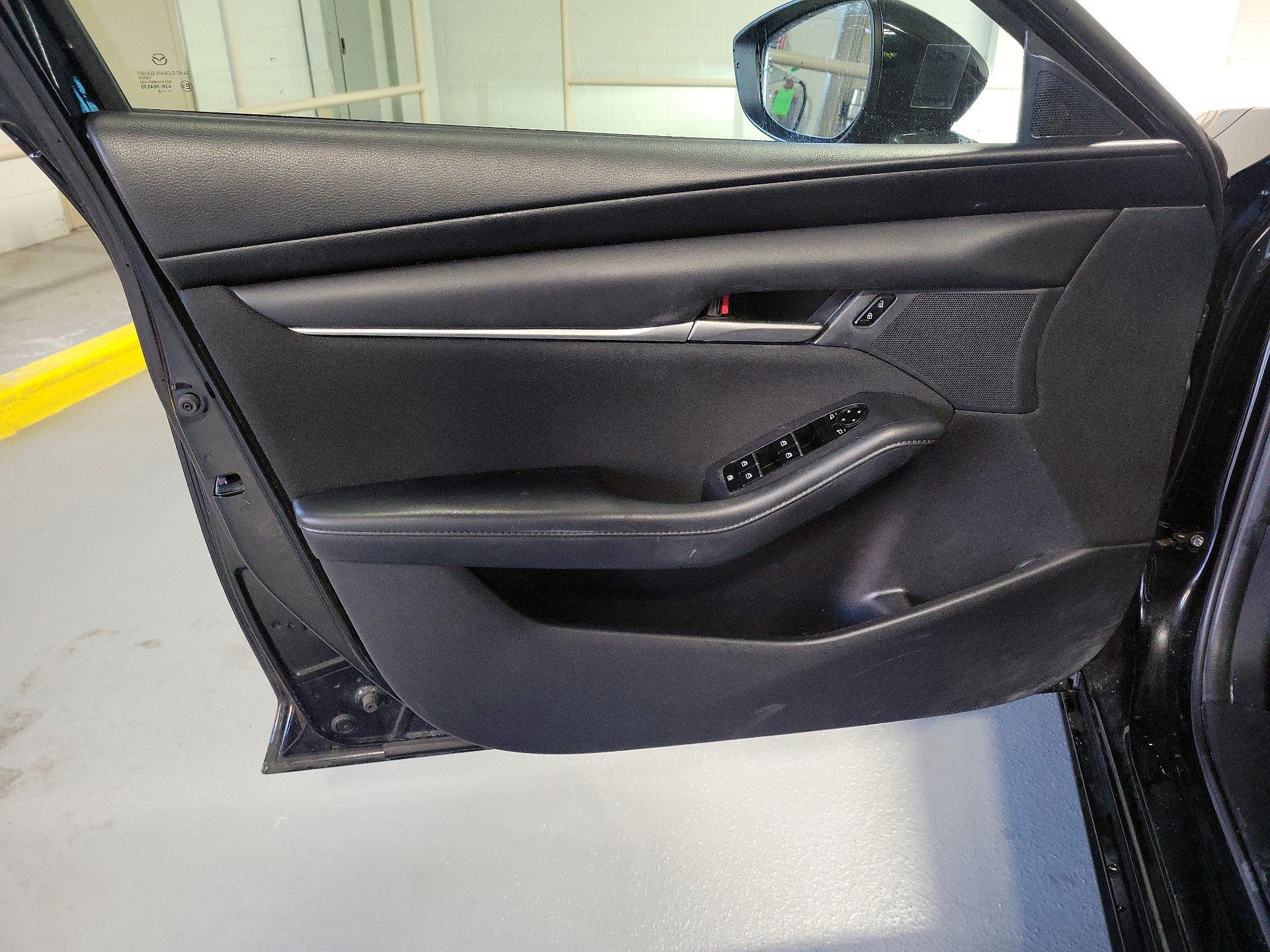 Thumbnail: 2021 Mazda Mazda3 - 10