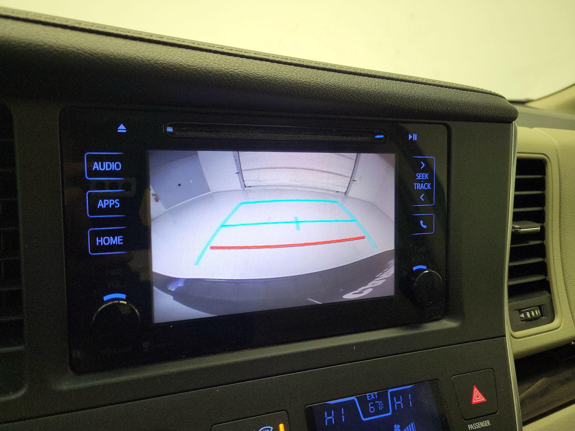 Thumbnail: 2015 Toyota Sienna - 14