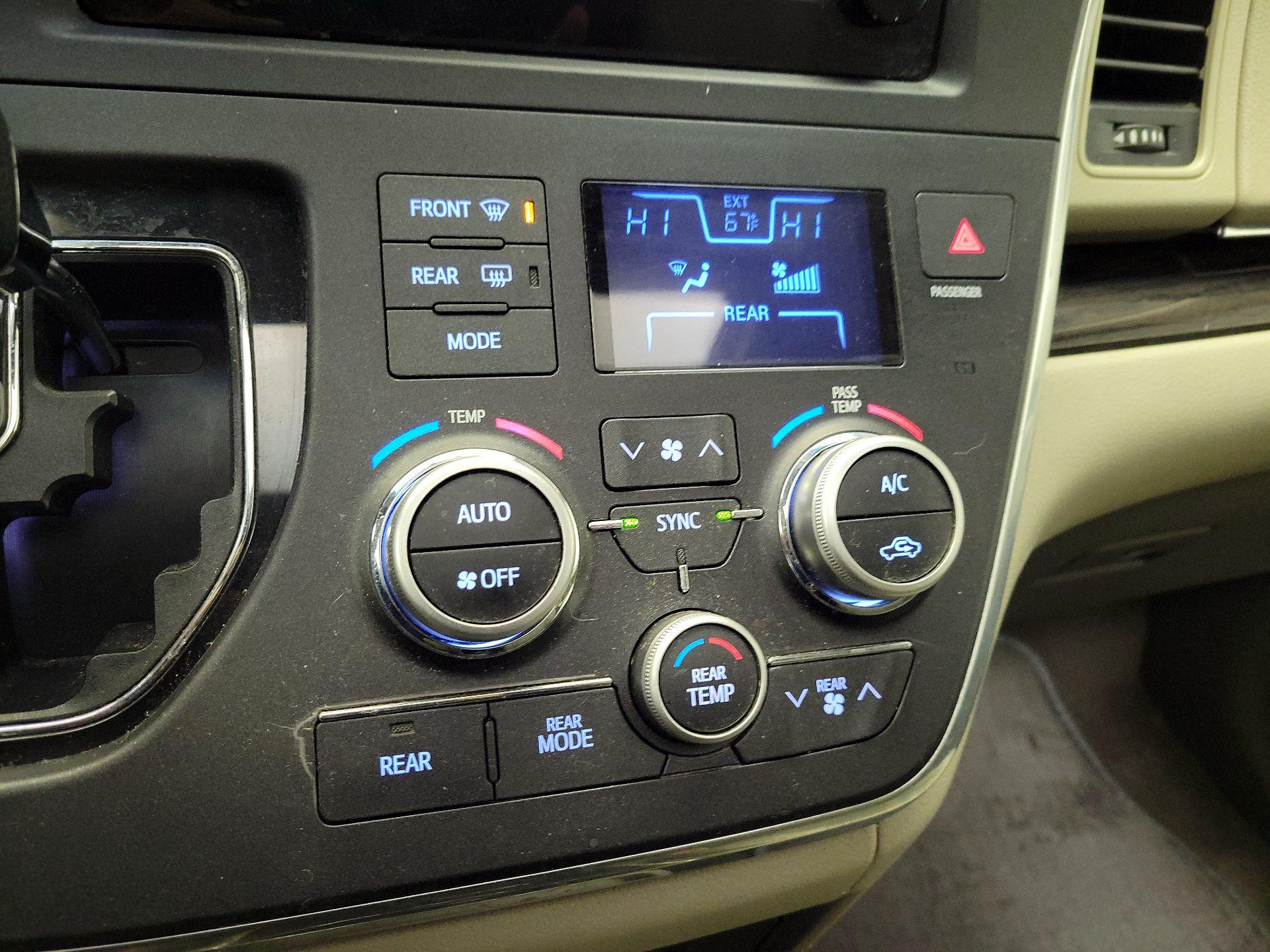 Thumbnail: 2015 Toyota Sienna - 16