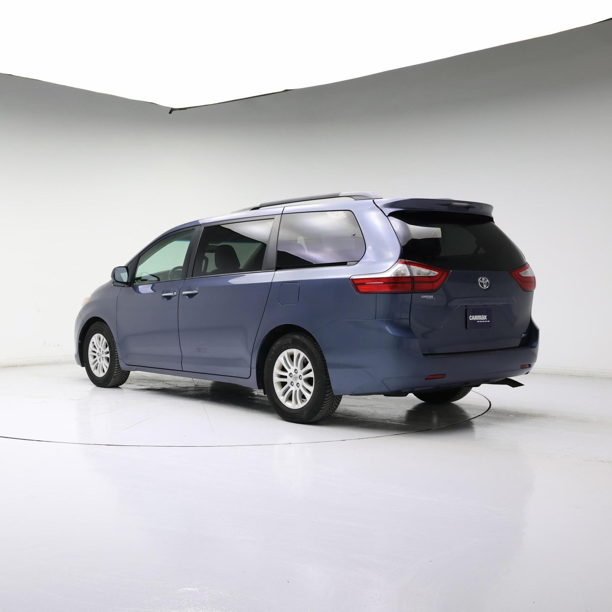 Thumbnail: 2015 Toyota Sienna - 2