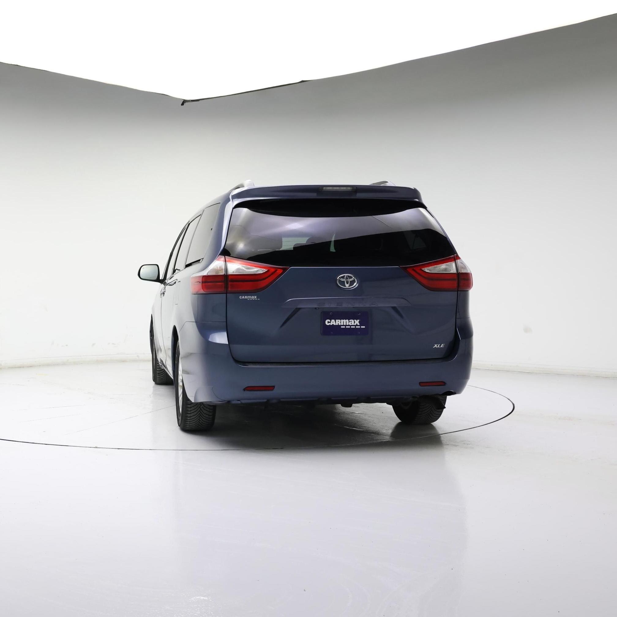 Thumbnail: 2015 Toyota Sienna - 6