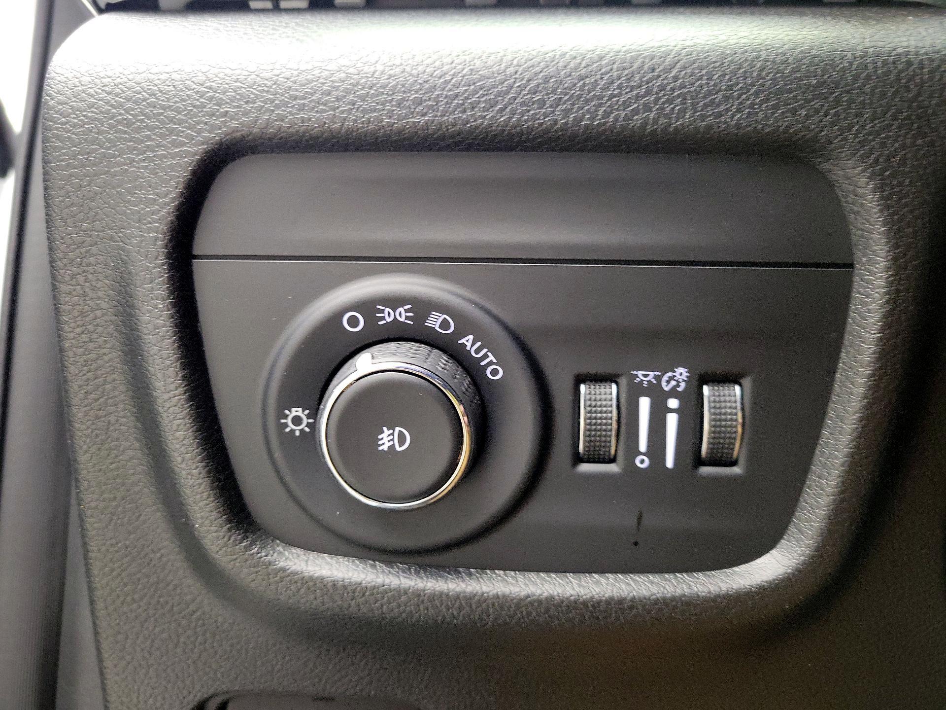 Thumbnail: 2022 Jeep Grand Cherokee - 13