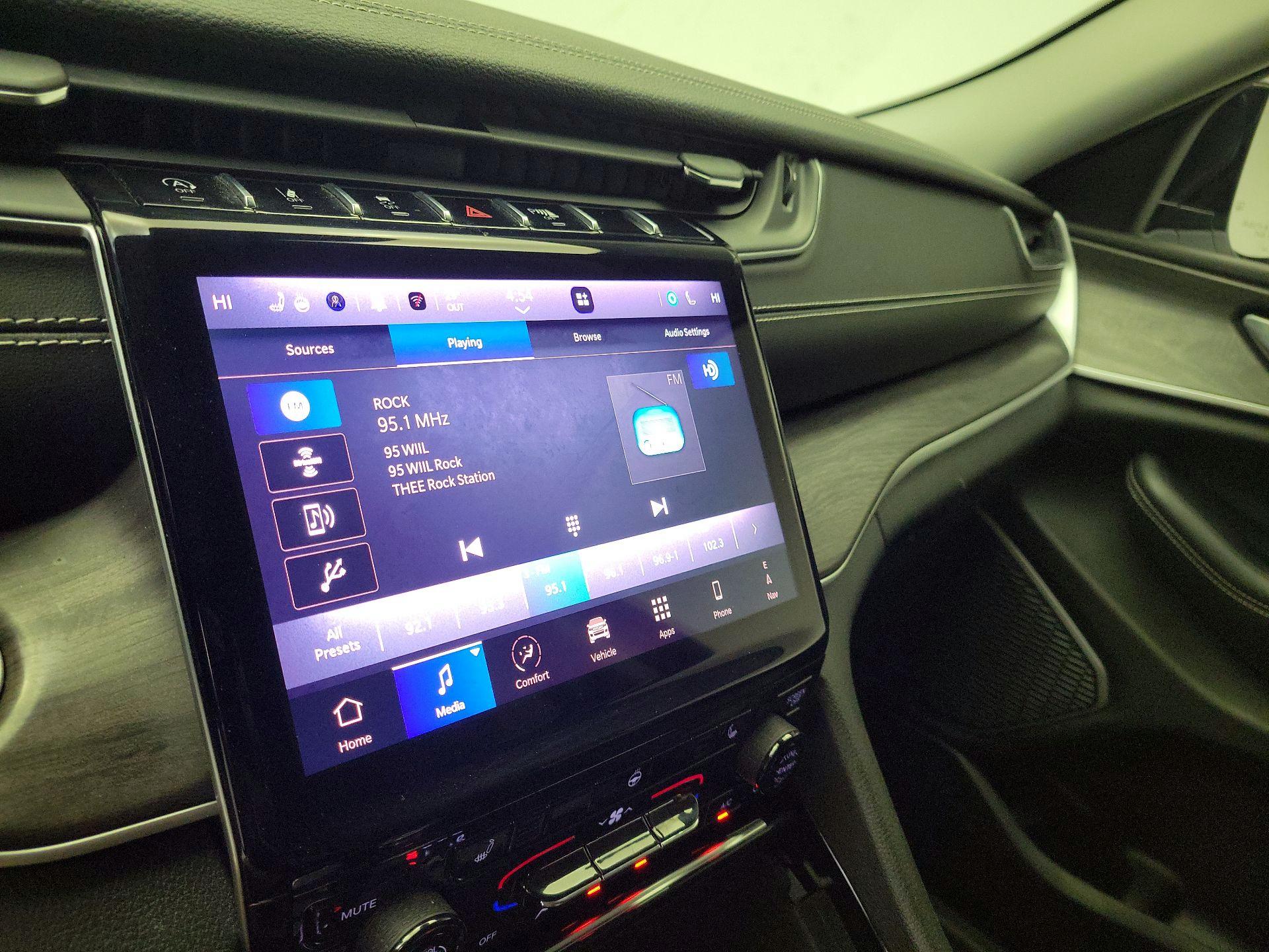 Thumbnail: 2022 Jeep Grand Cherokee - 16