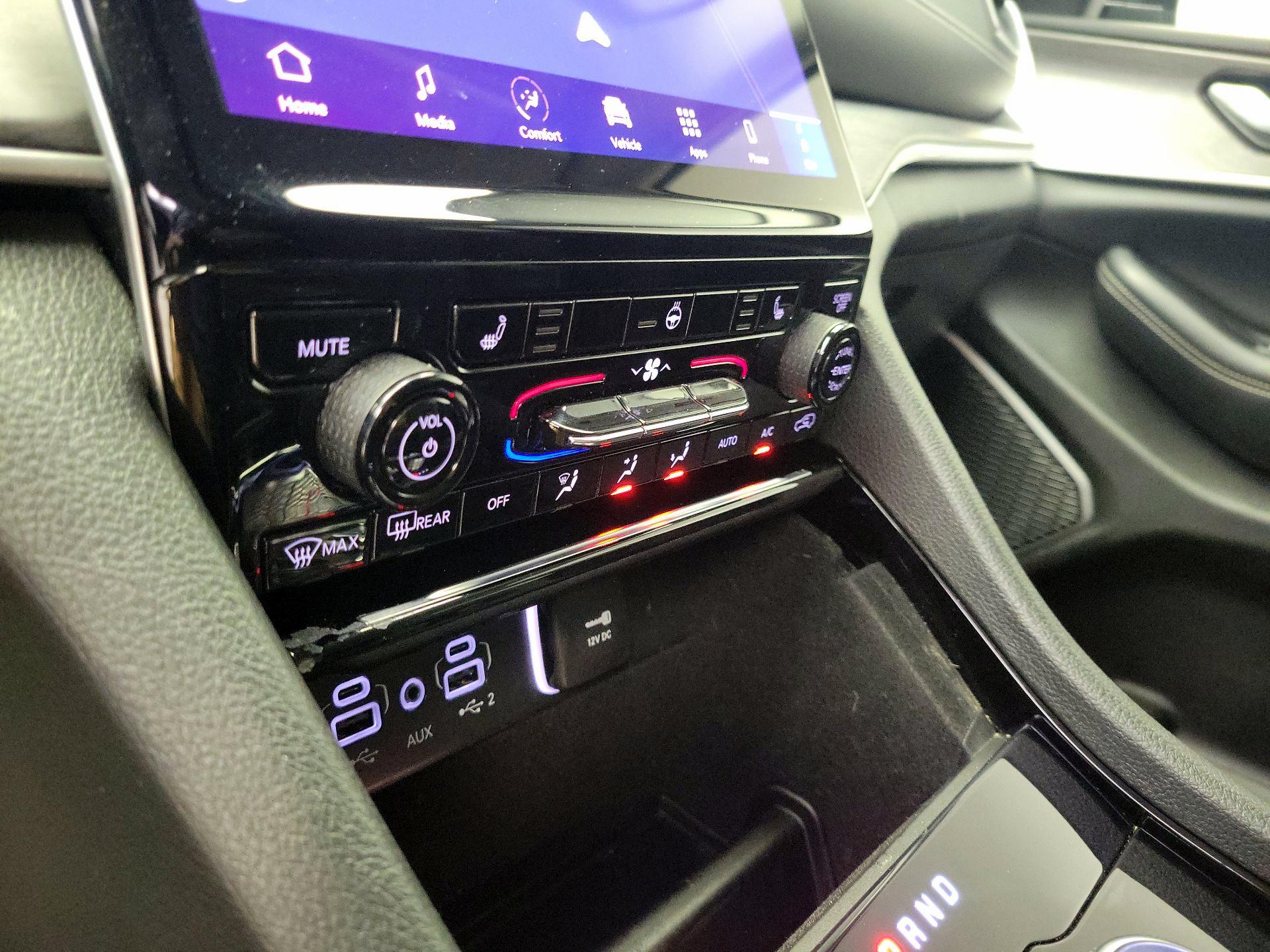 Thumbnail: 2022 Jeep Grand Cherokee - 17