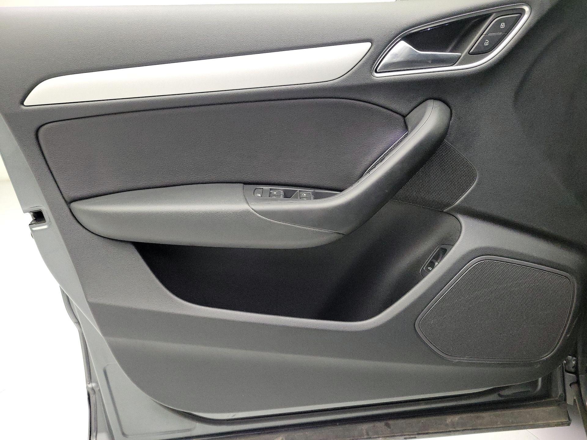 Thumbnail: 2017 Audi Q3 - 12